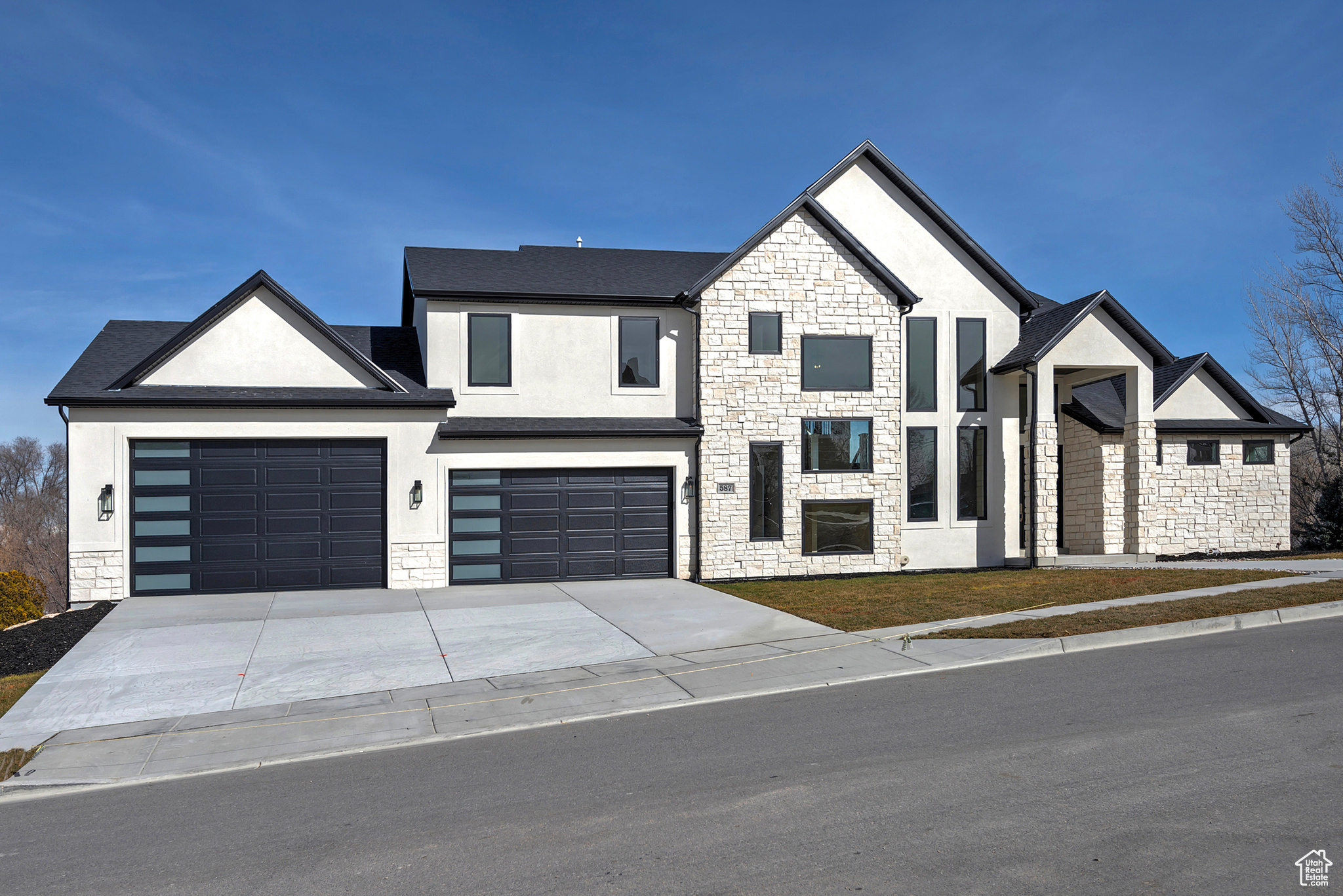 587 E MASH FARM CIR