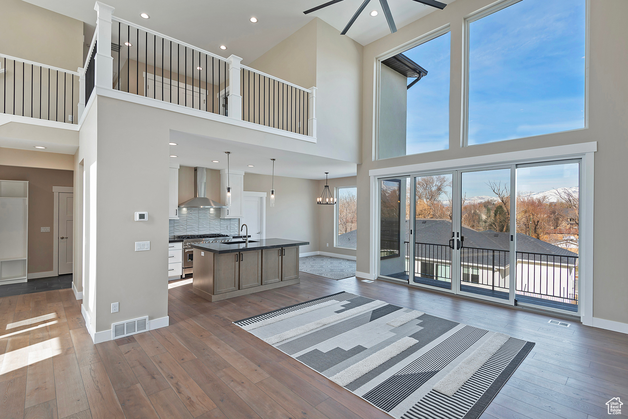 587 E MASH FARM CIR