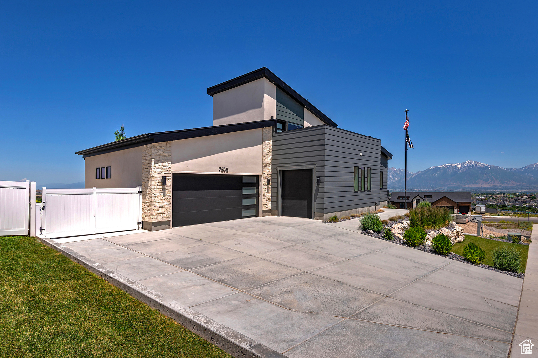 7258 W SUMMIT TOP LN