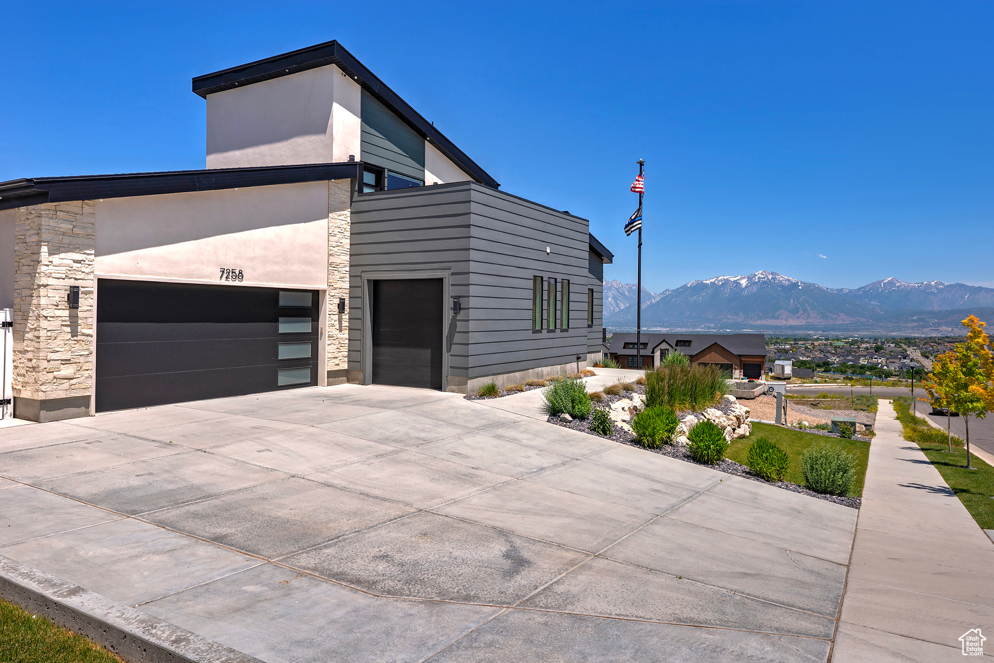 7258 W SUMMIT TOP LN