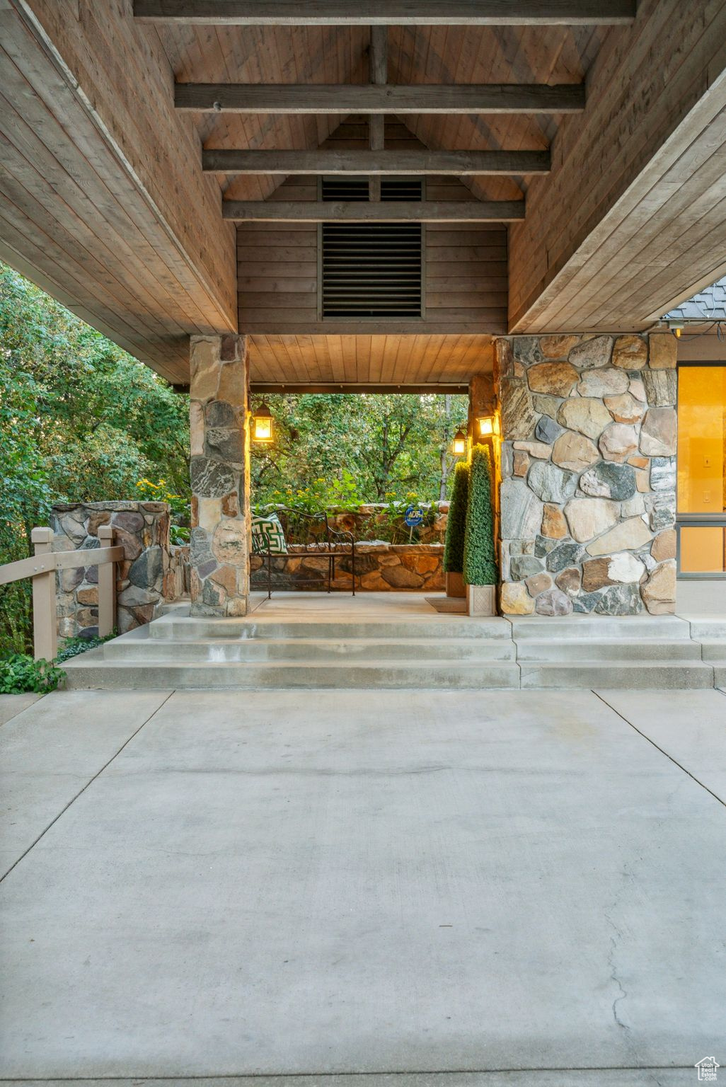 2185 S WOOD HOLLOW WAY