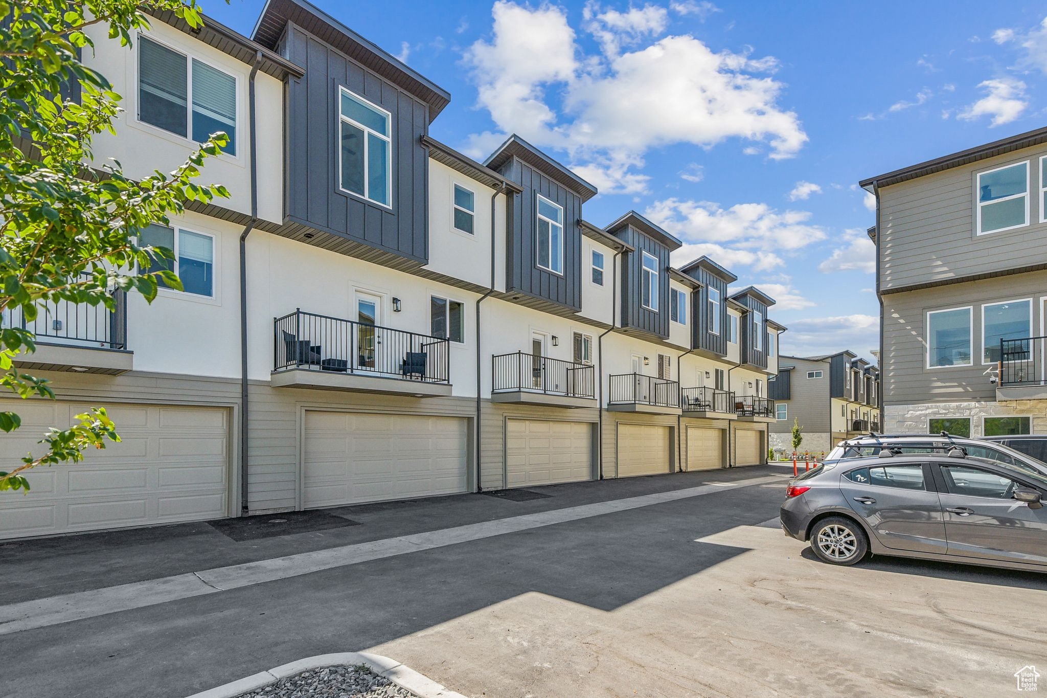 89 W RYKER LN #9