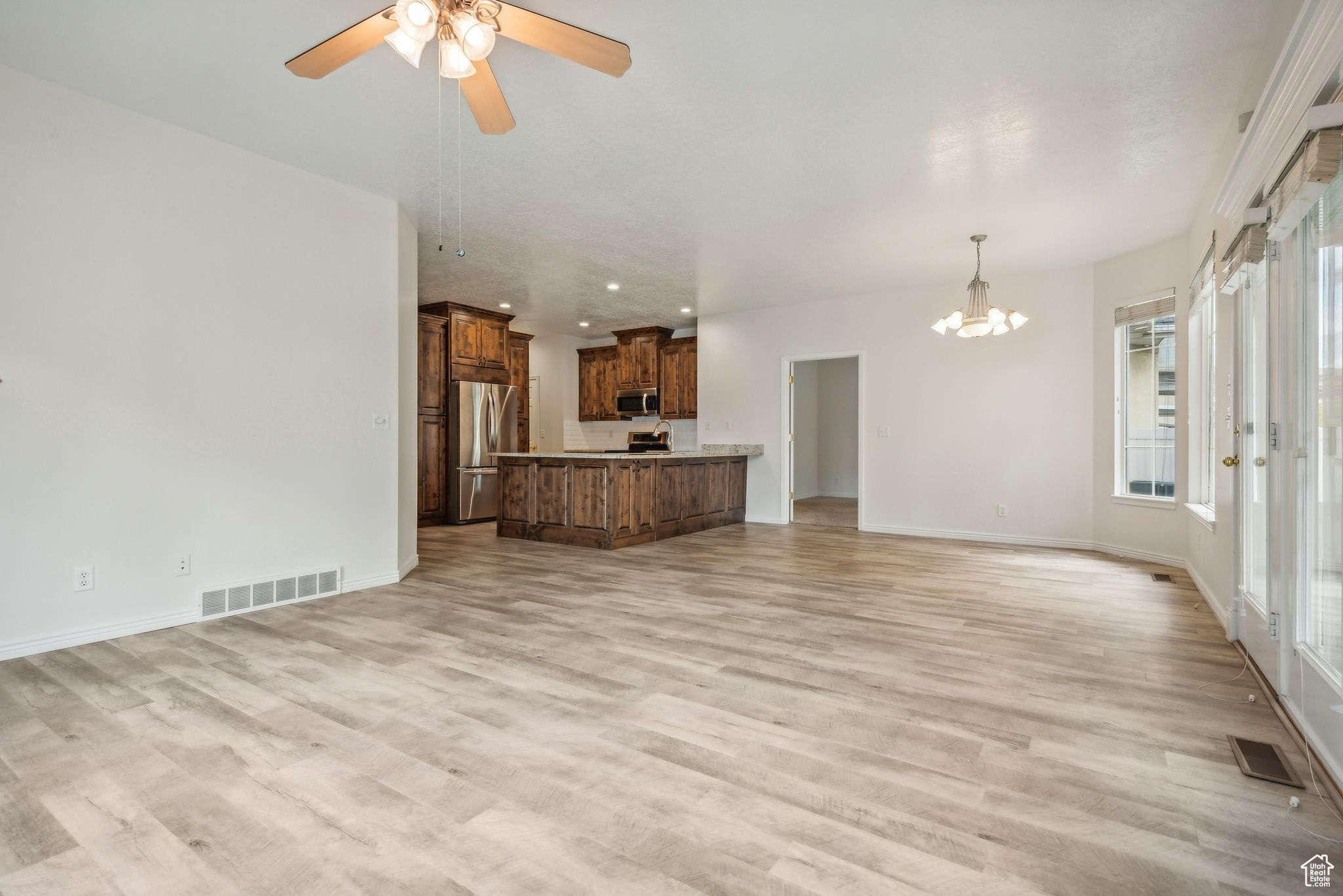 1149 W GRAINERY CV