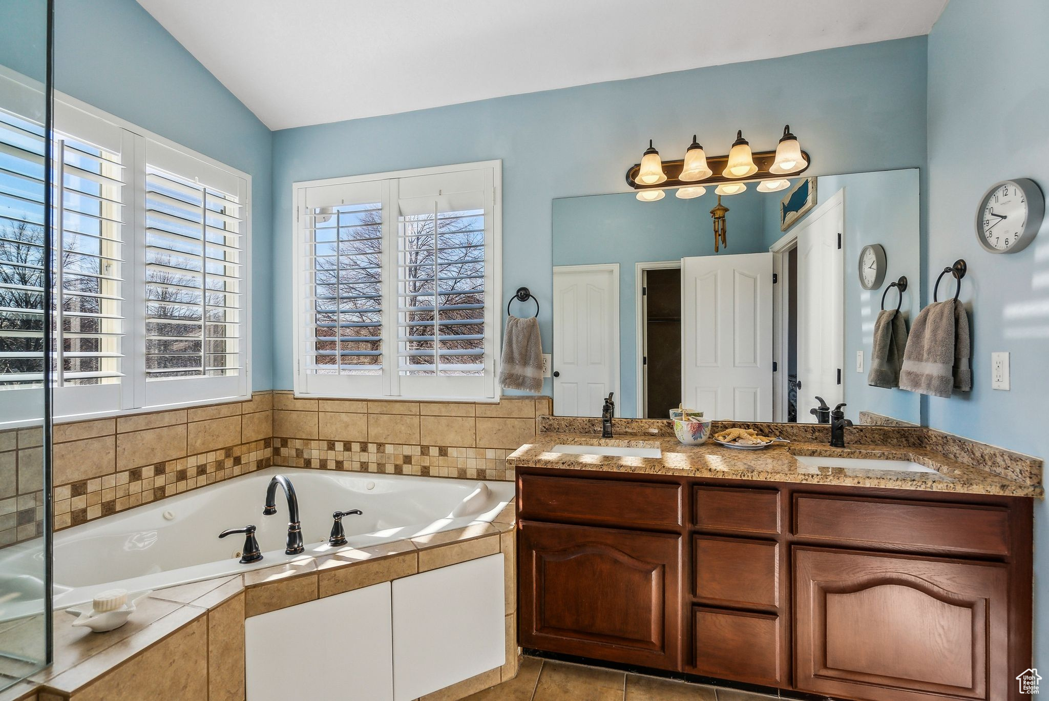 3037 W DECLARATION PL
