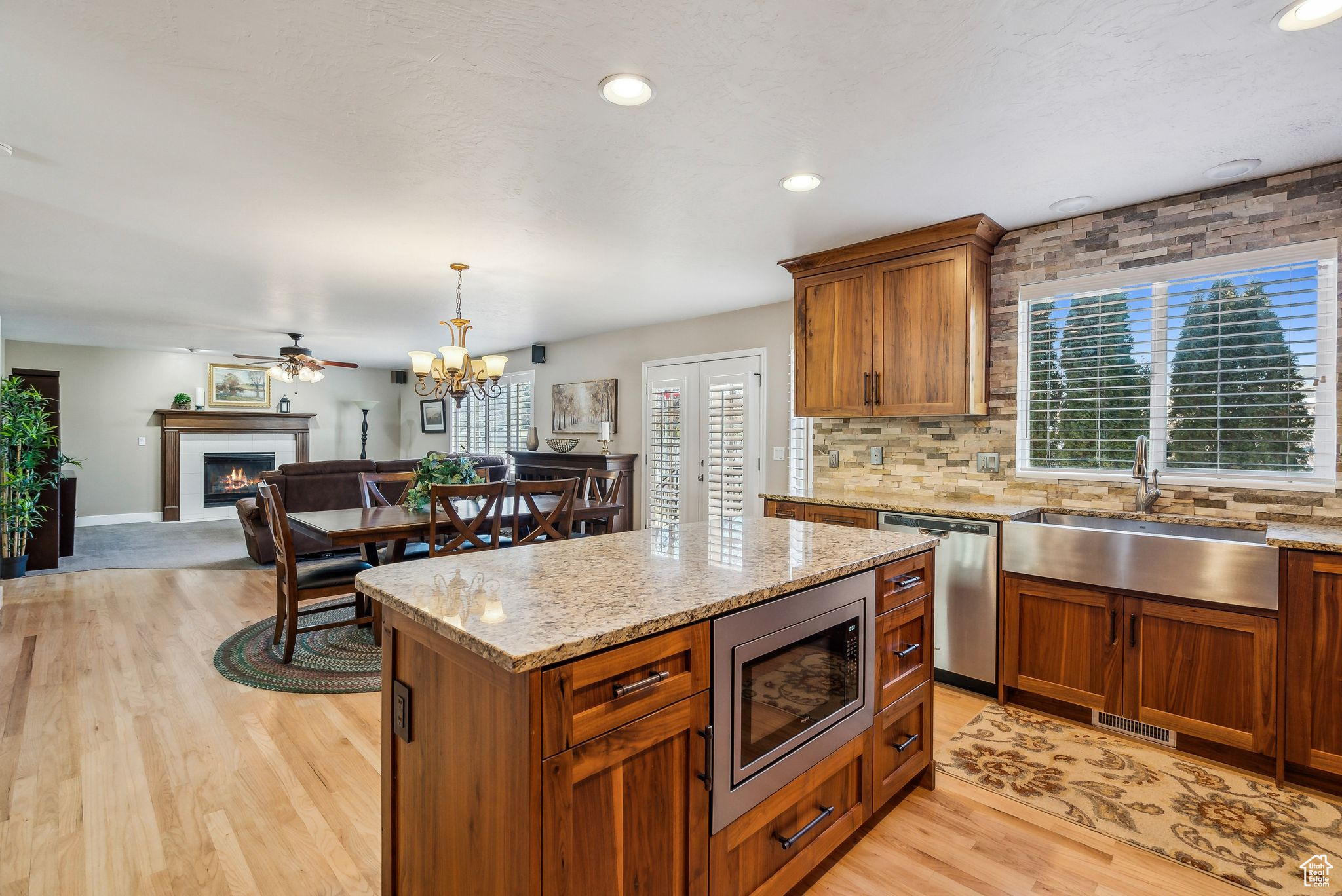 3037 W DECLARATION PL