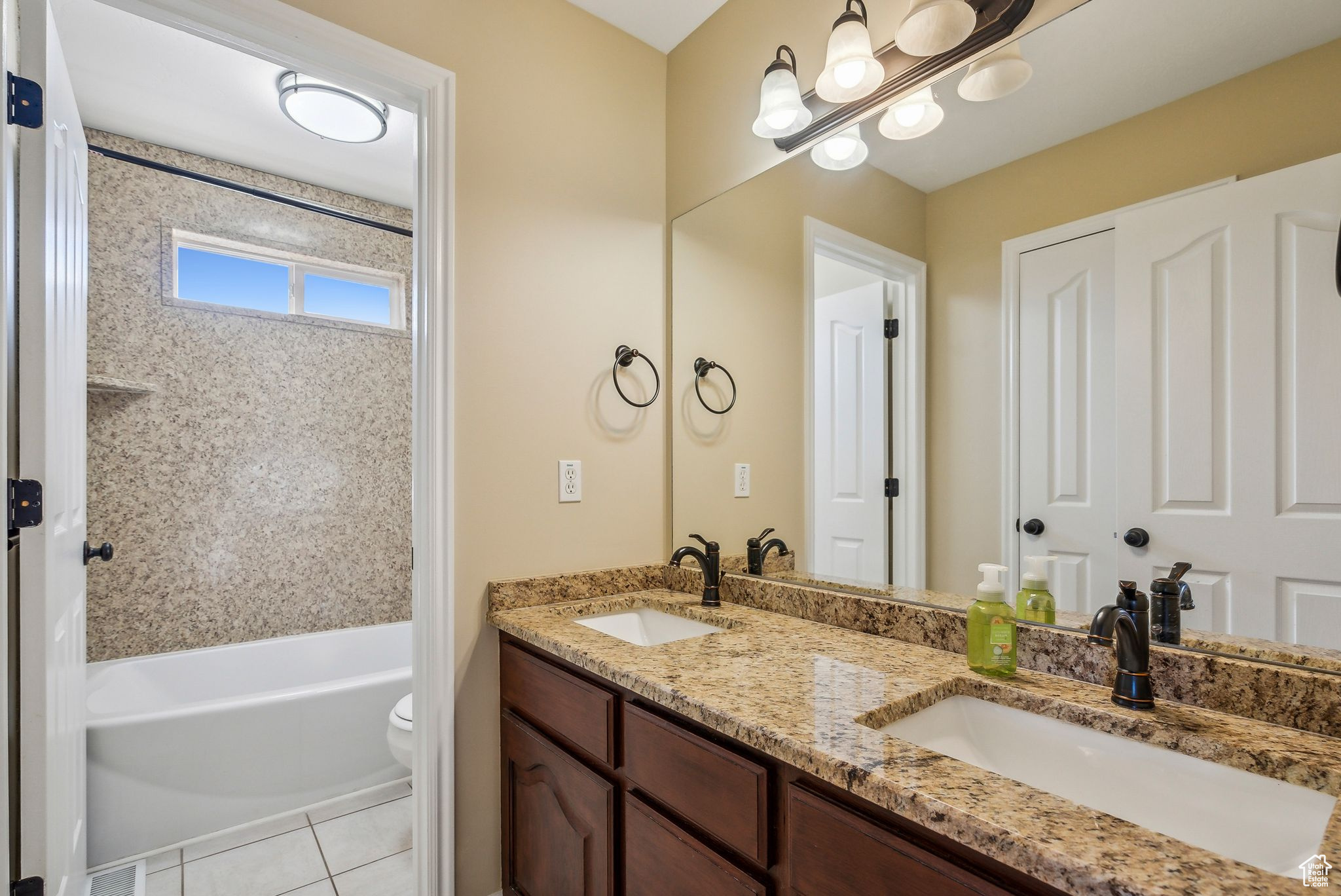 3037 W DECLARATION PL