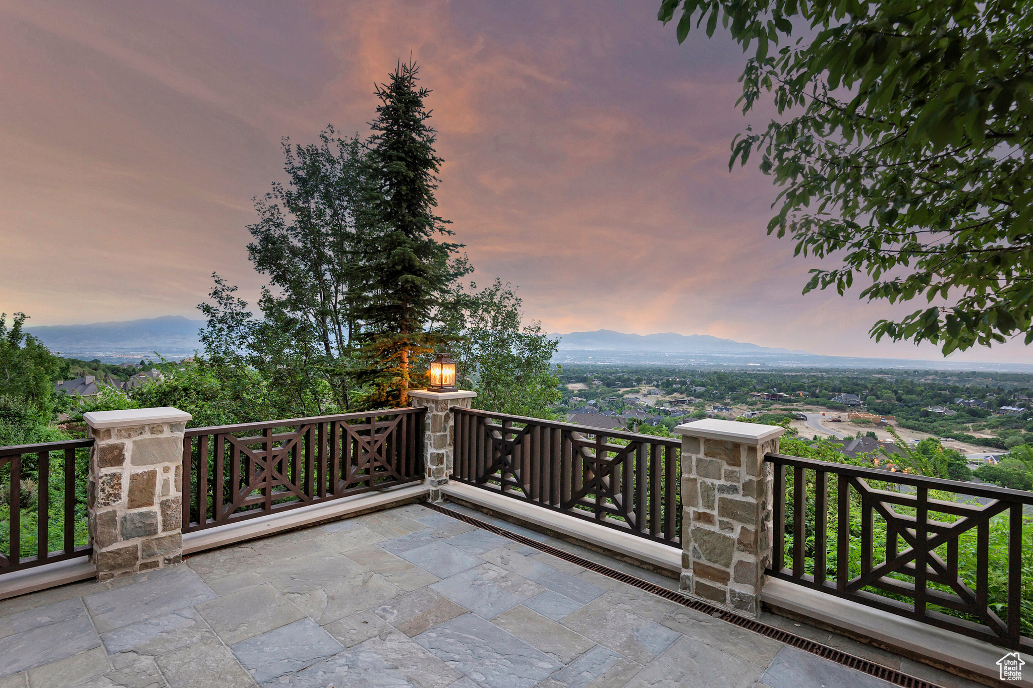 3162 E EAGLE VIEW CIR