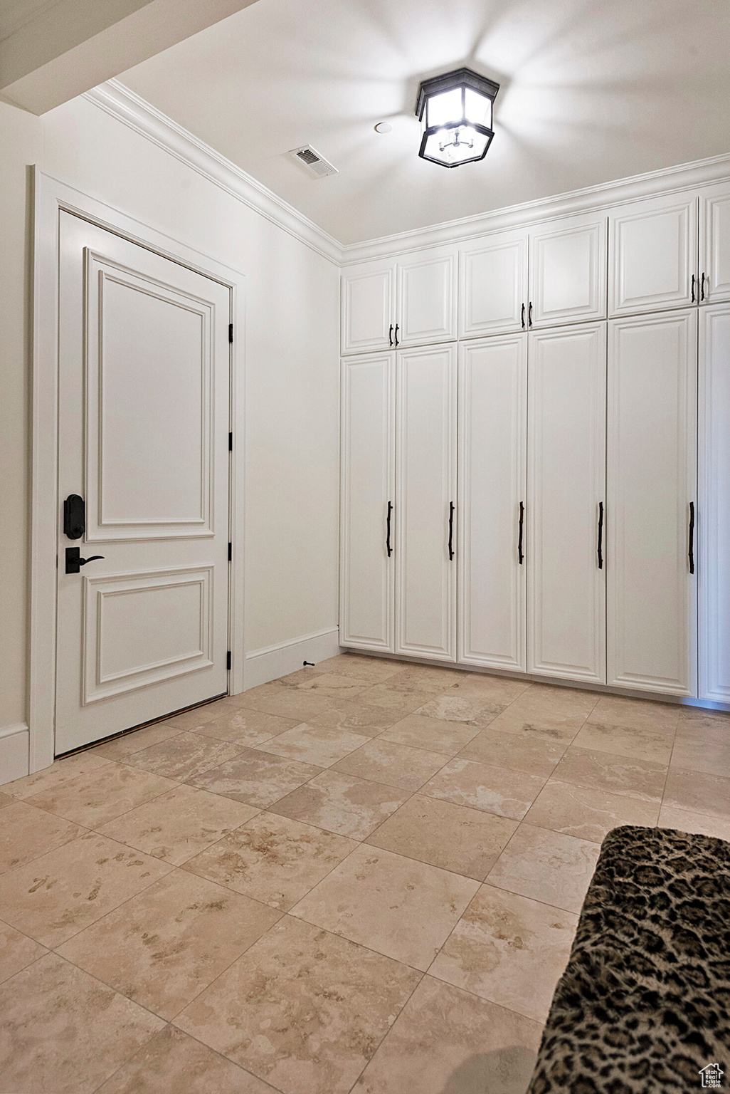 3162 E EAGLE VIEW CIR