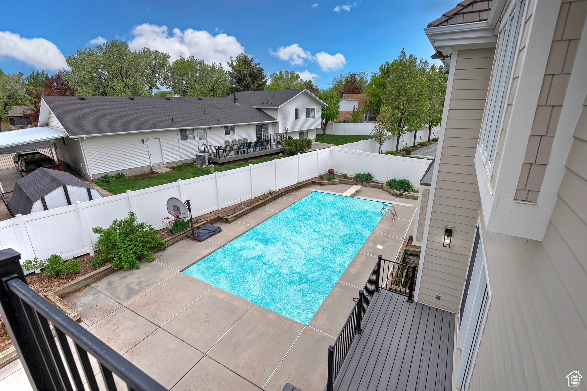 5845 KERRY CIR