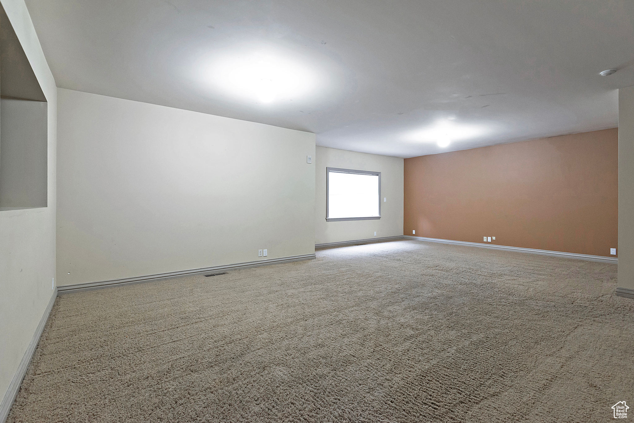 5845 KERRY CIR