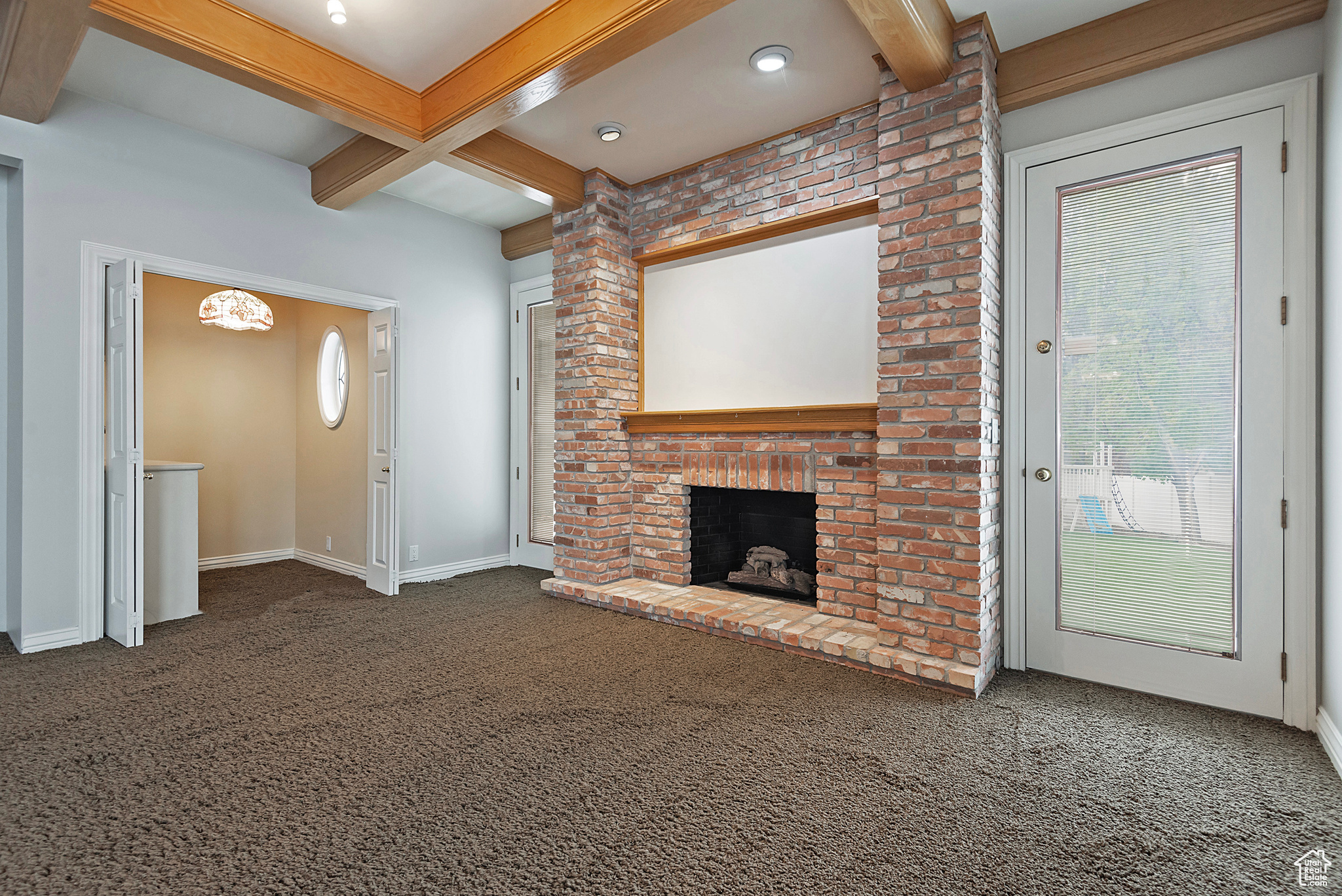 5845 KERRY CIR