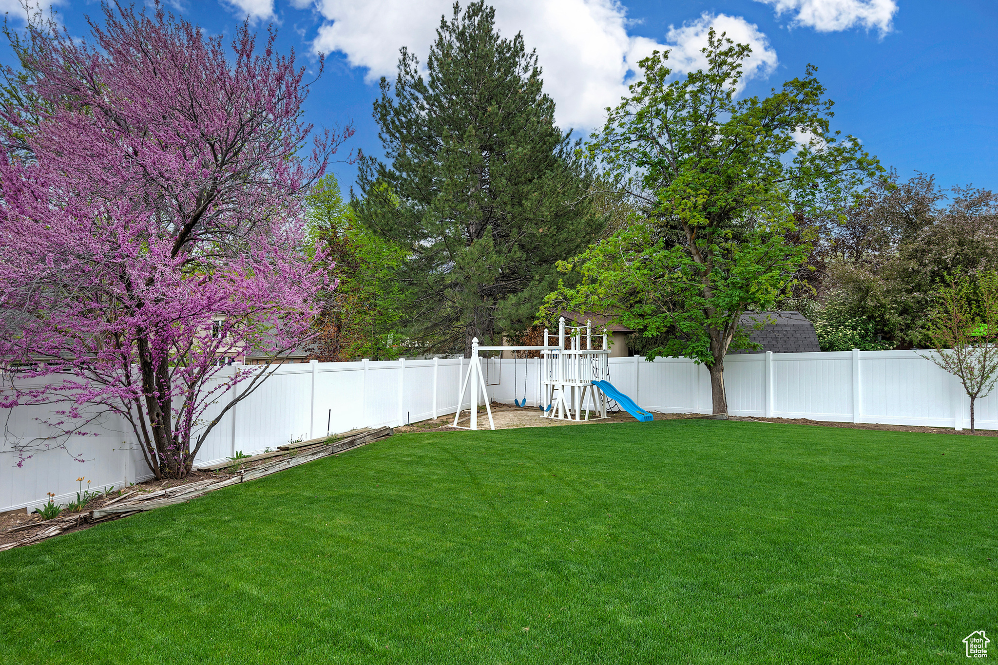 5845 KERRY CIR