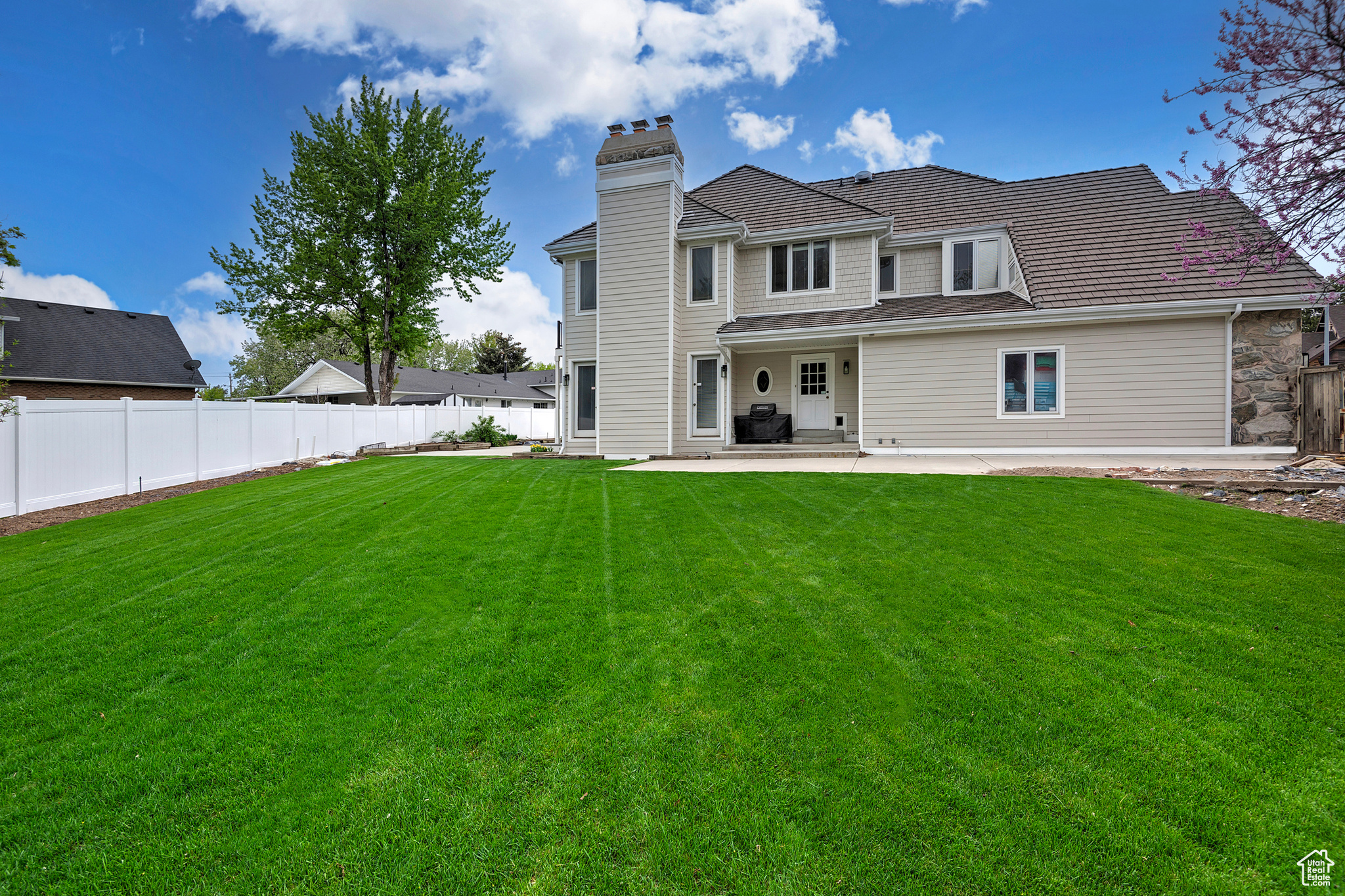 5845 KERRY CIR