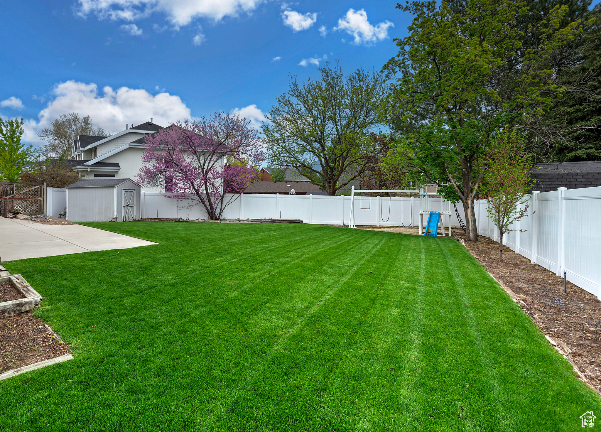 5845 KERRY CIR