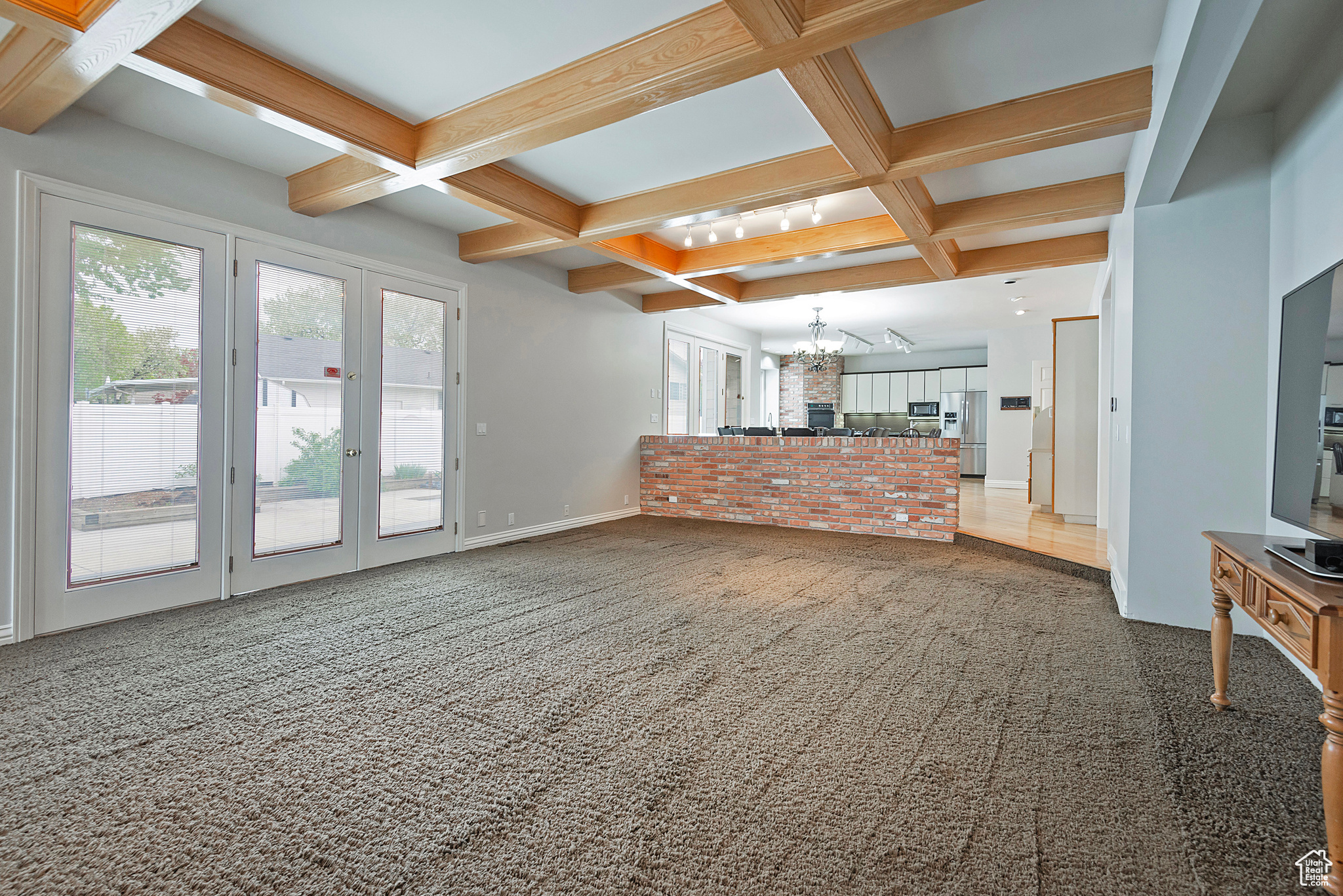 5845 KERRY CIR