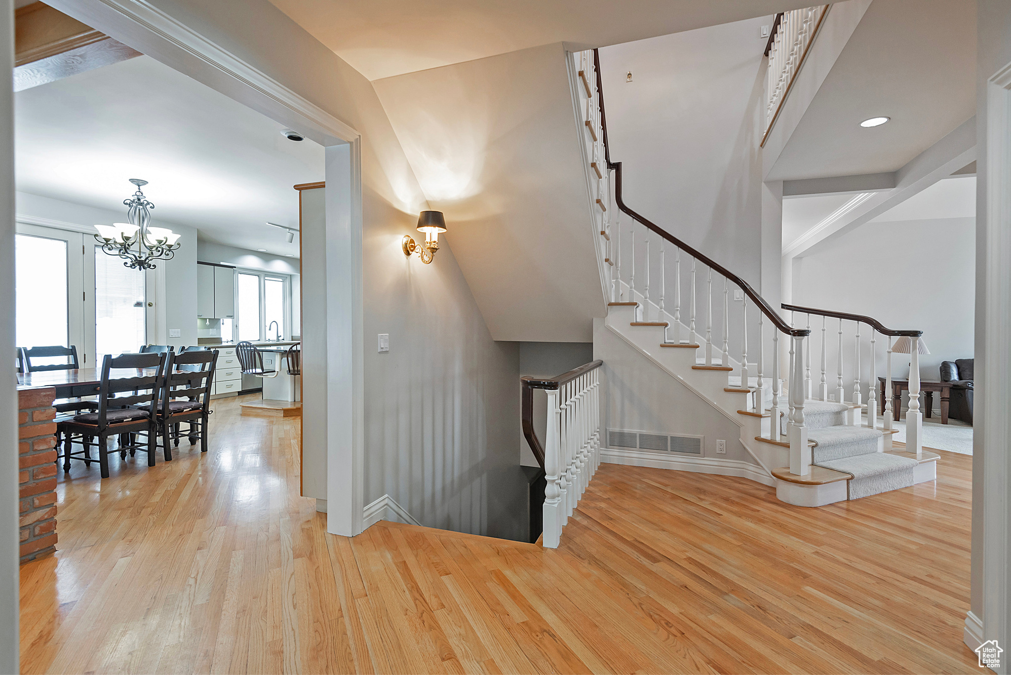 5845 KERRY CIR