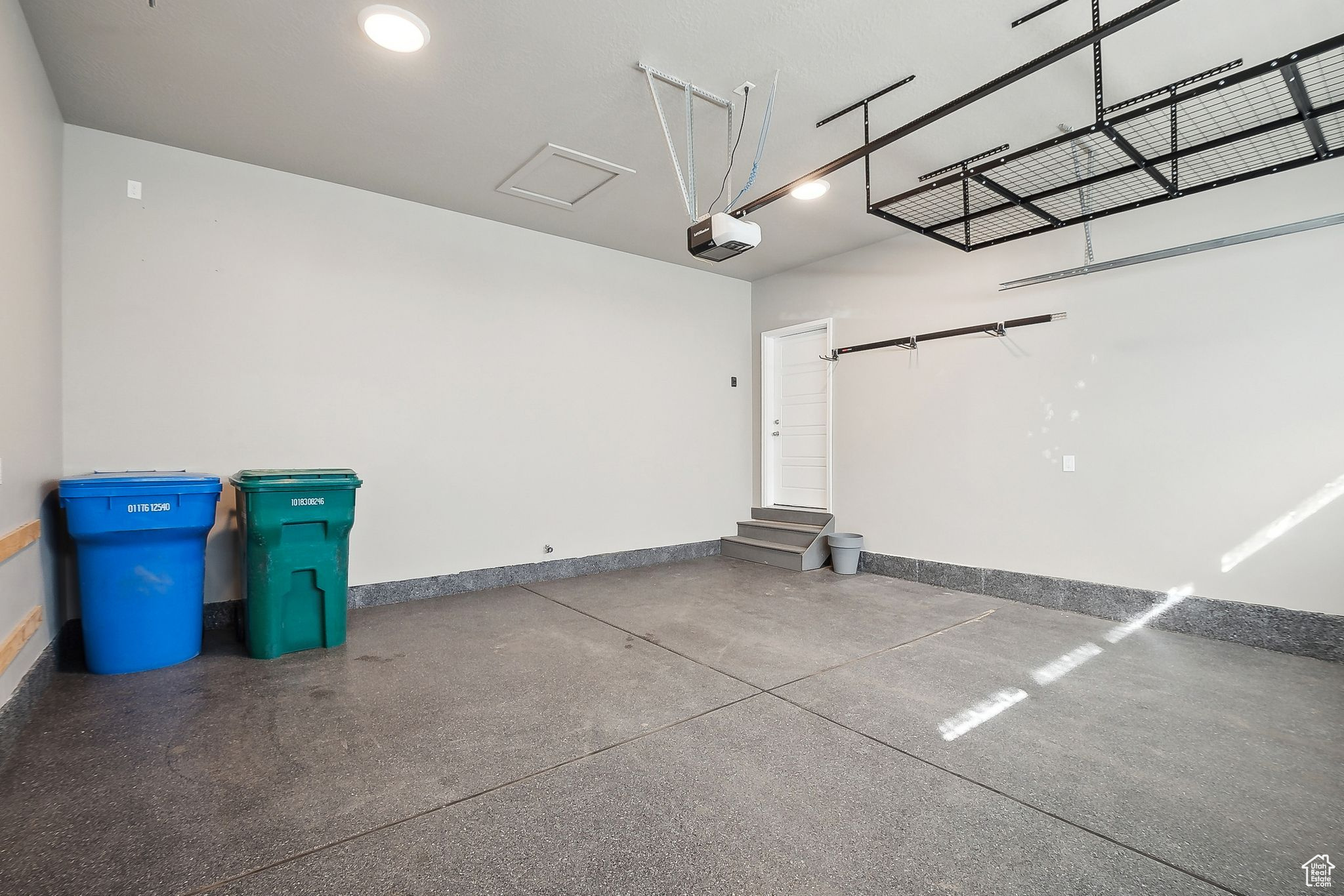 1722 W SHADE LN
