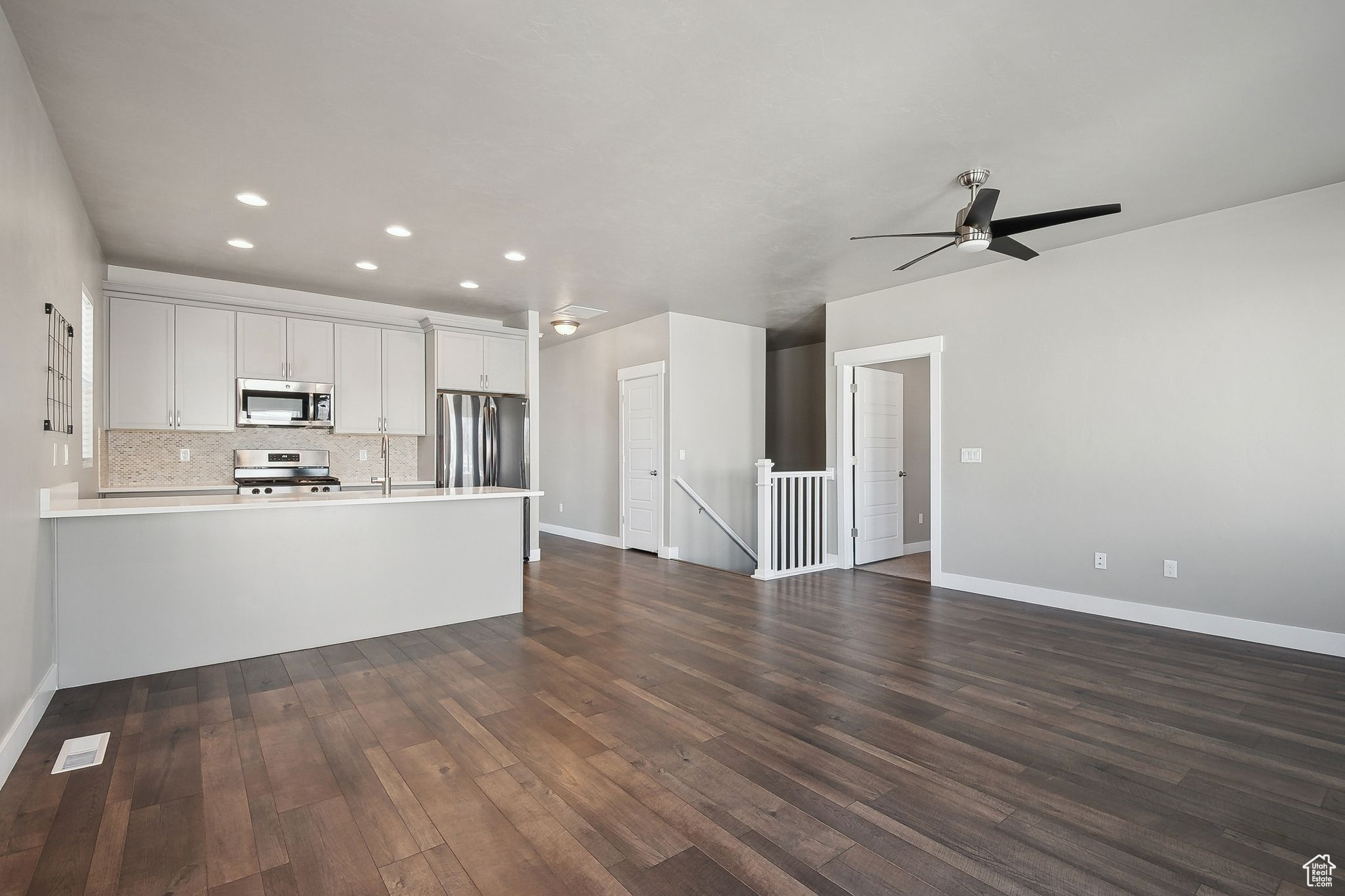 1722 W SHADE LN