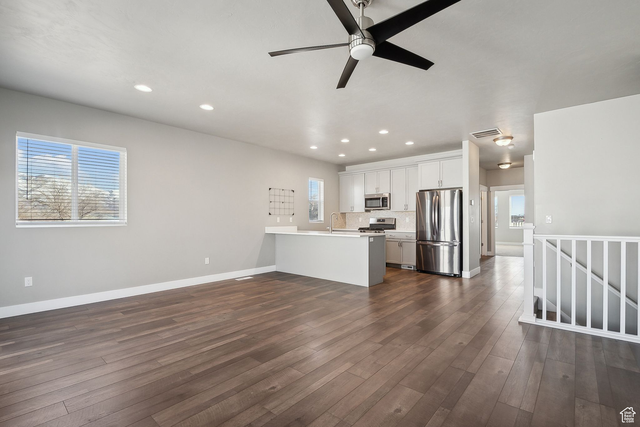 1722 W SHADE LN