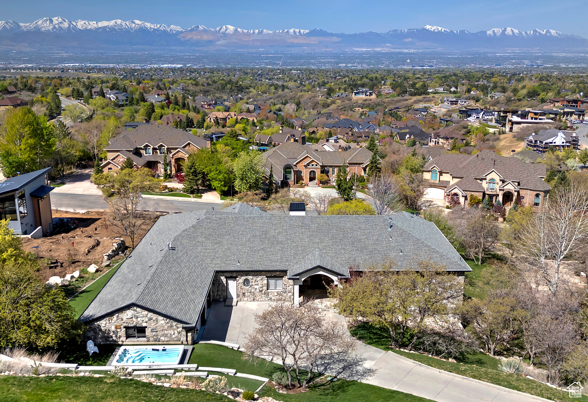 11274 S EAGLE VIEW DR