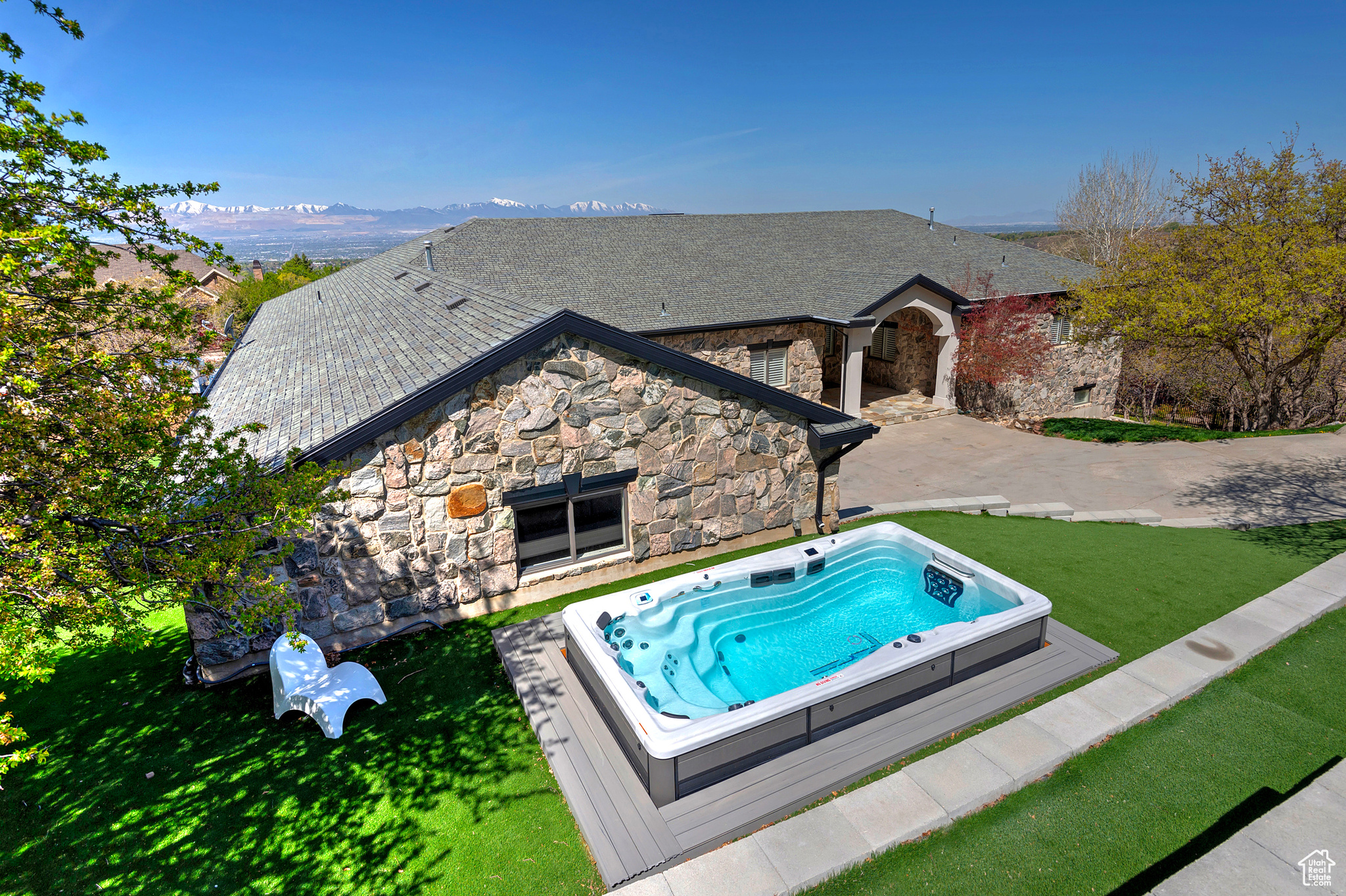 11274 S EAGLE VIEW DR