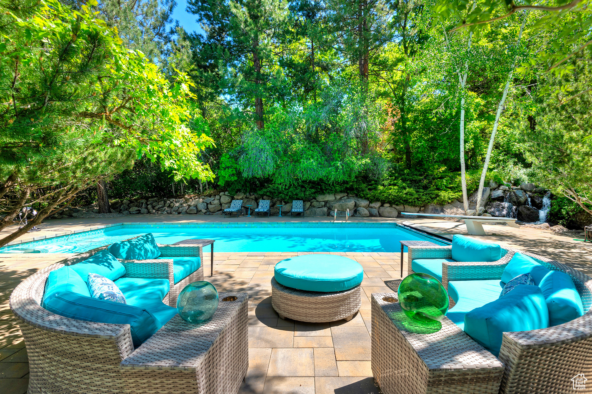 3257 E DEER HOLLOW DR