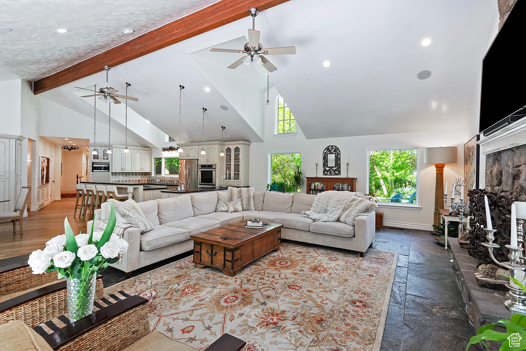 3257 E DEER HOLLOW DR