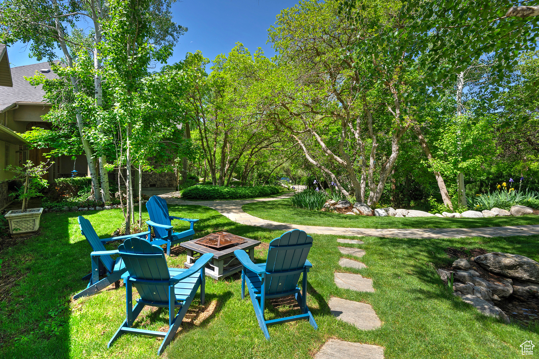 3257 E DEER HOLLOW DR