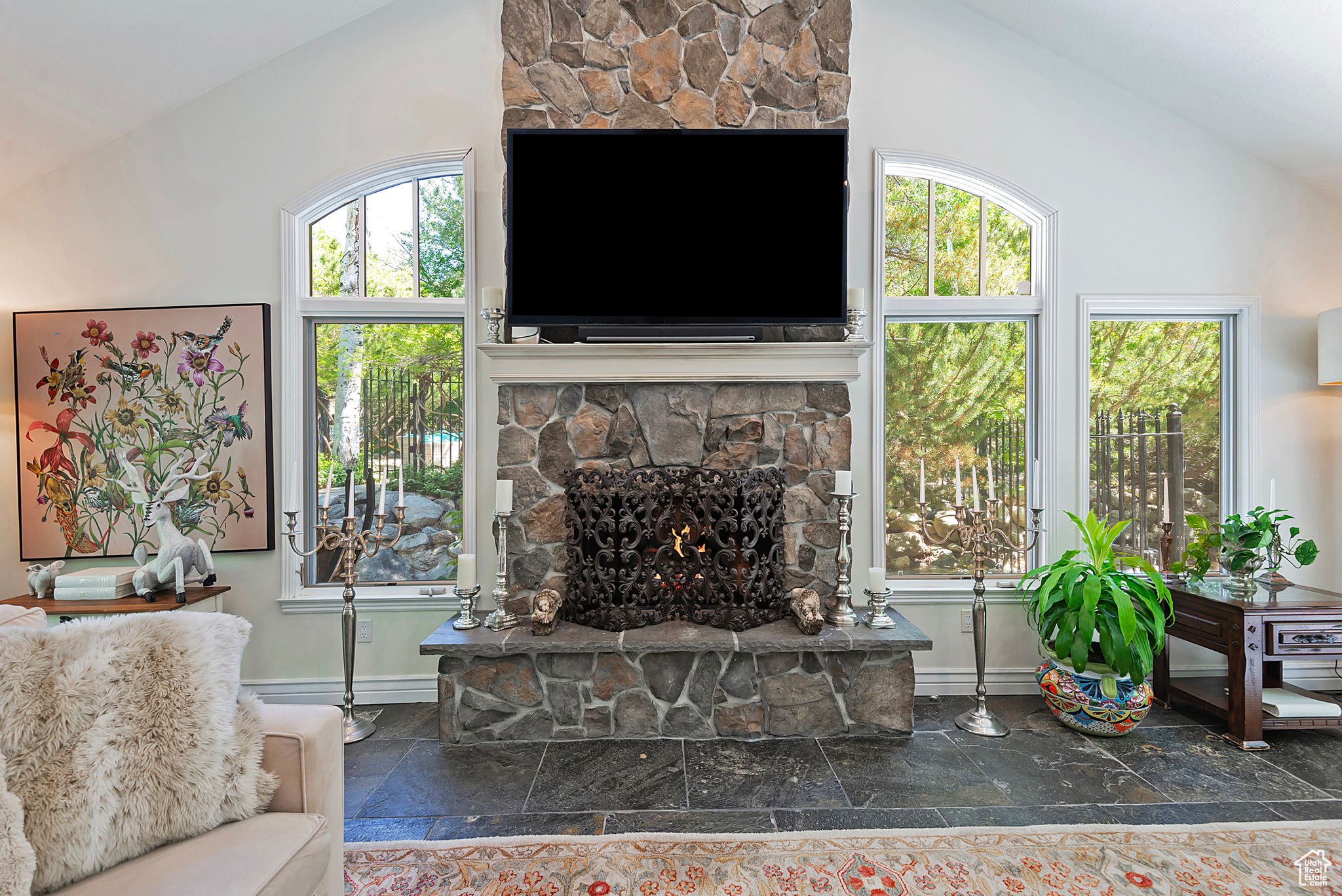 3257 E DEER HOLLOW DR