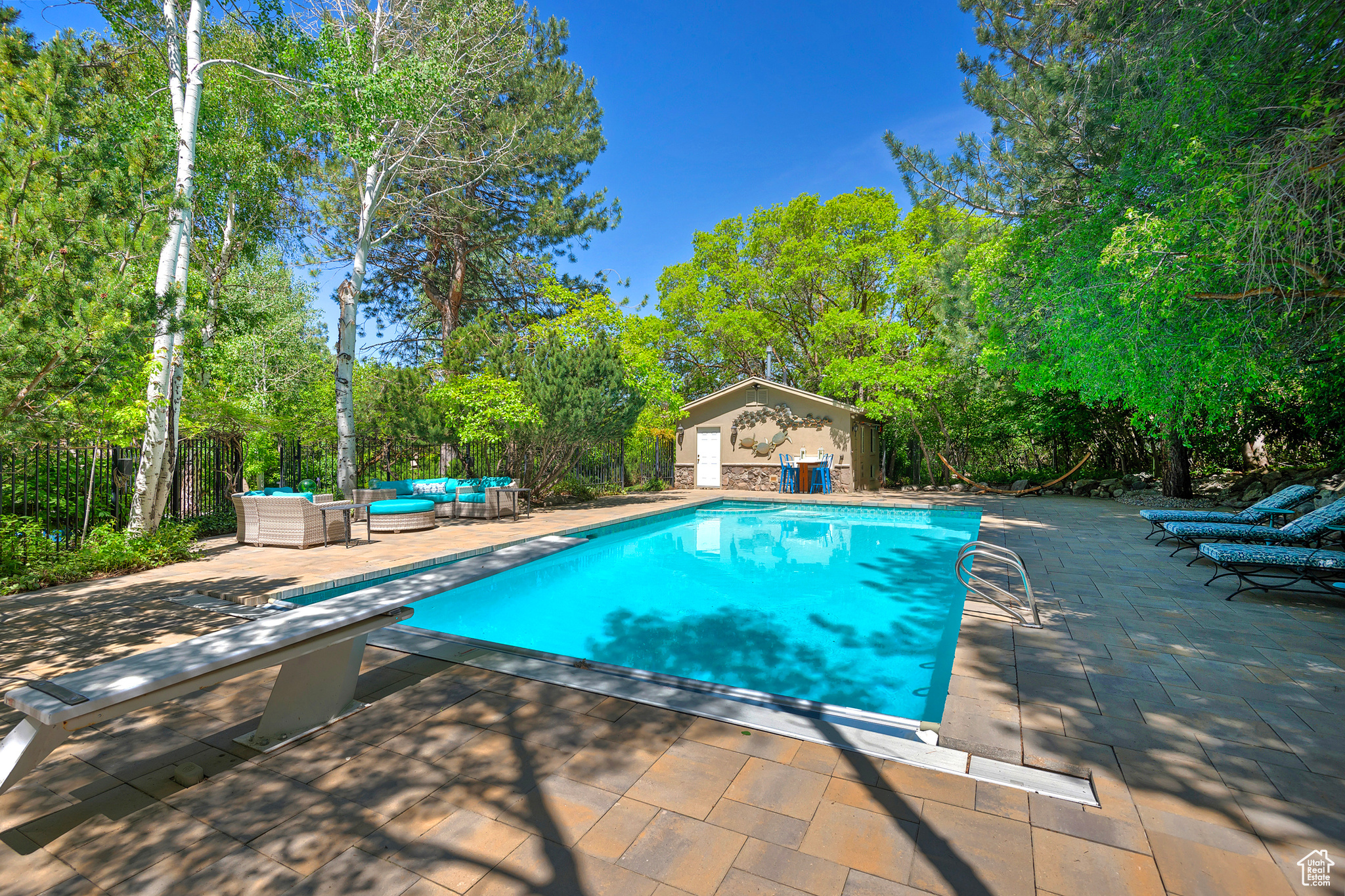 3257 E DEER HOLLOW DR