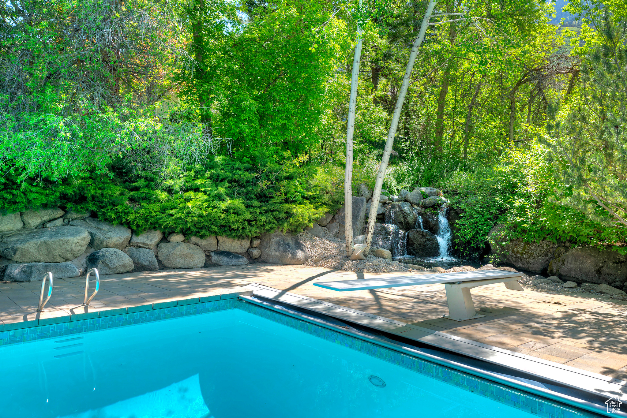 3257 E DEER HOLLOW DR