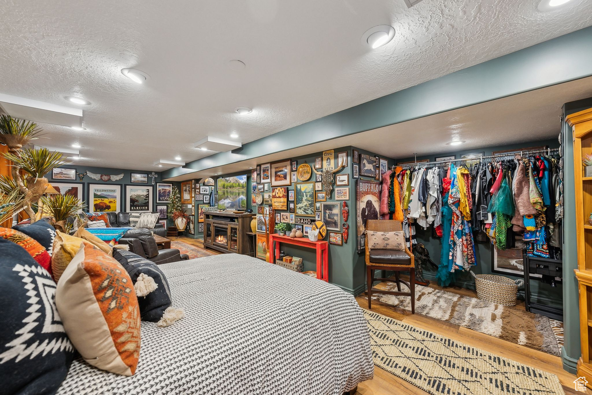 3173 E OLD MILL CIR