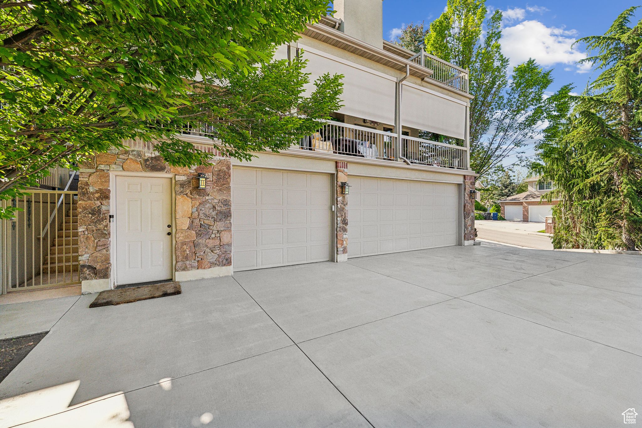 3173 E OLD MILL CIR