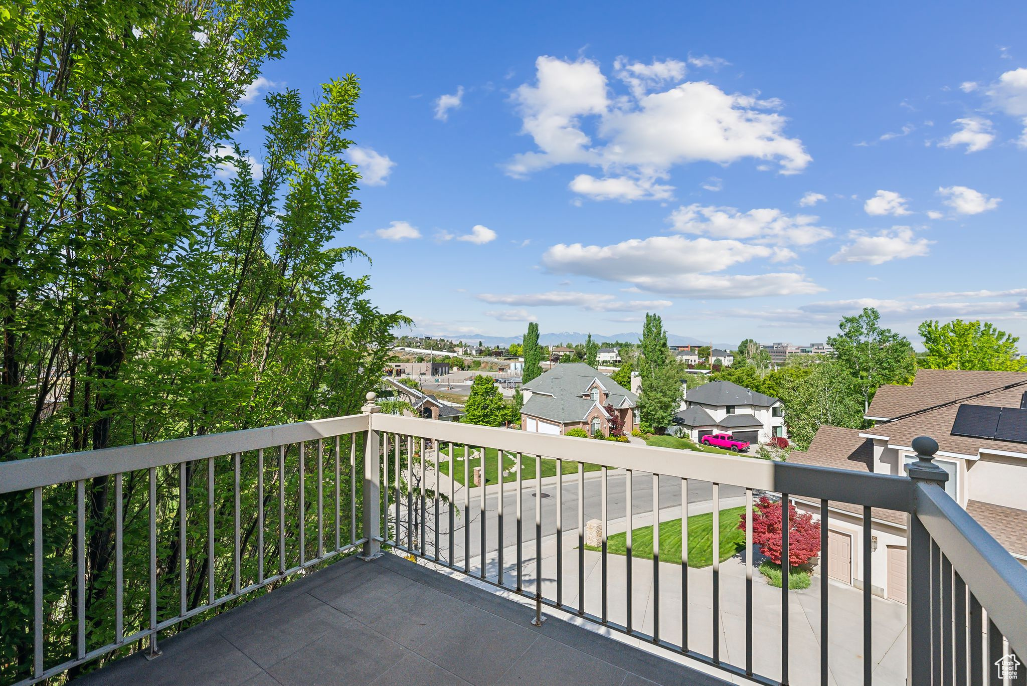 3173 E OLD MILL CIR