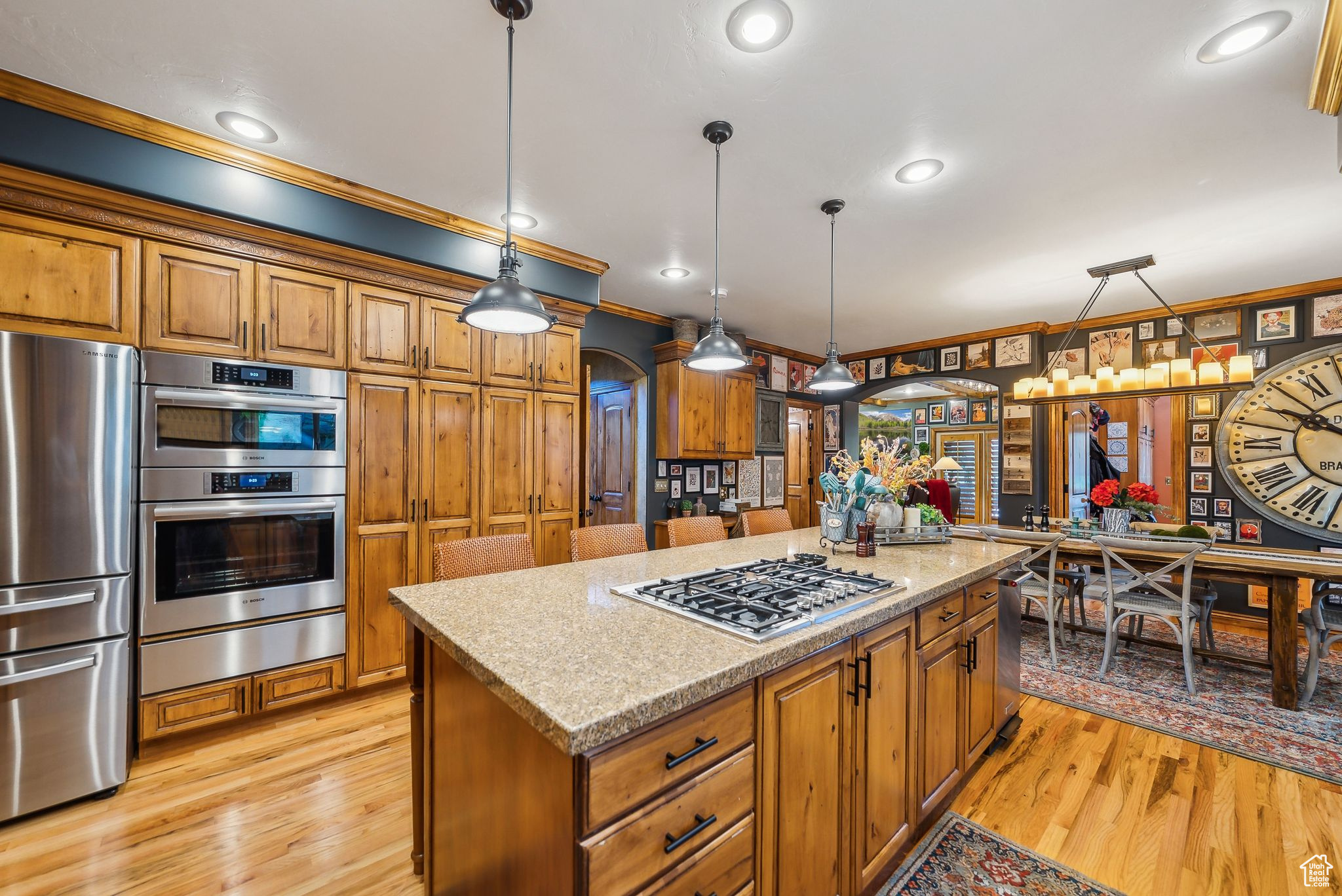 3173 E OLD MILL CIR