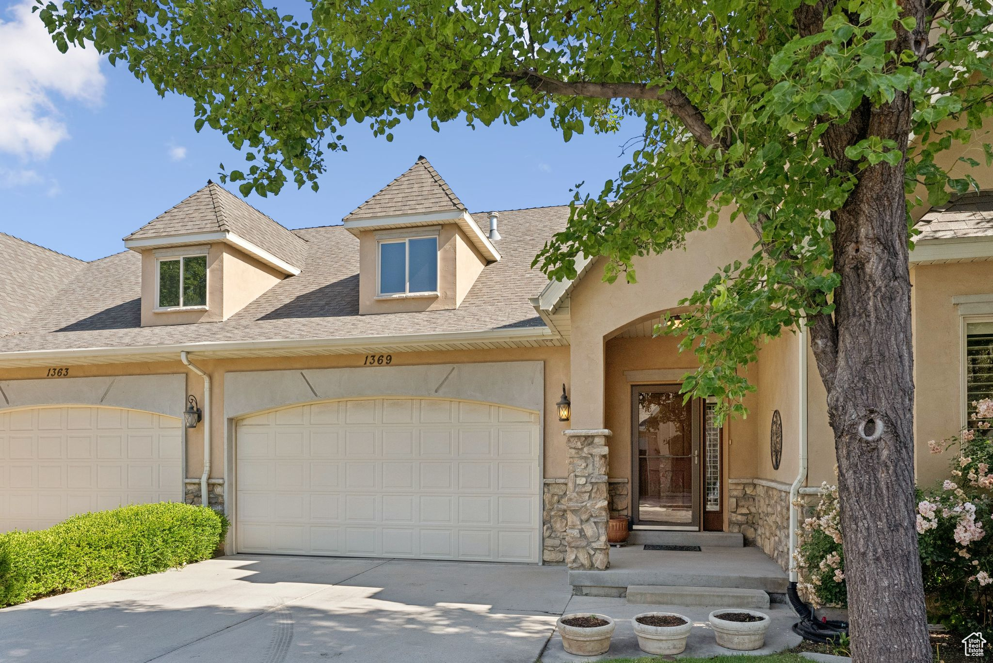 1369 E FARM HILL DR