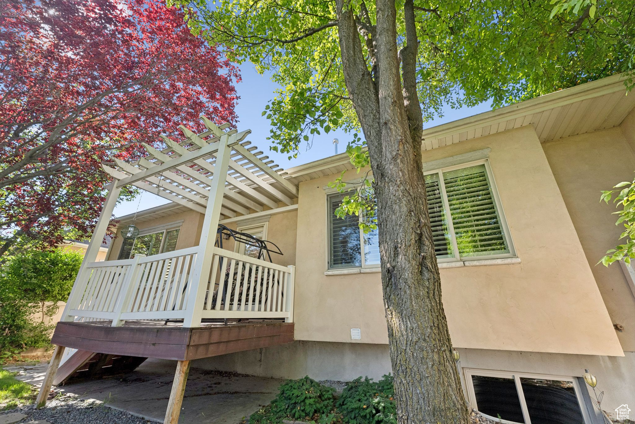 1369 E FARM HILL DR