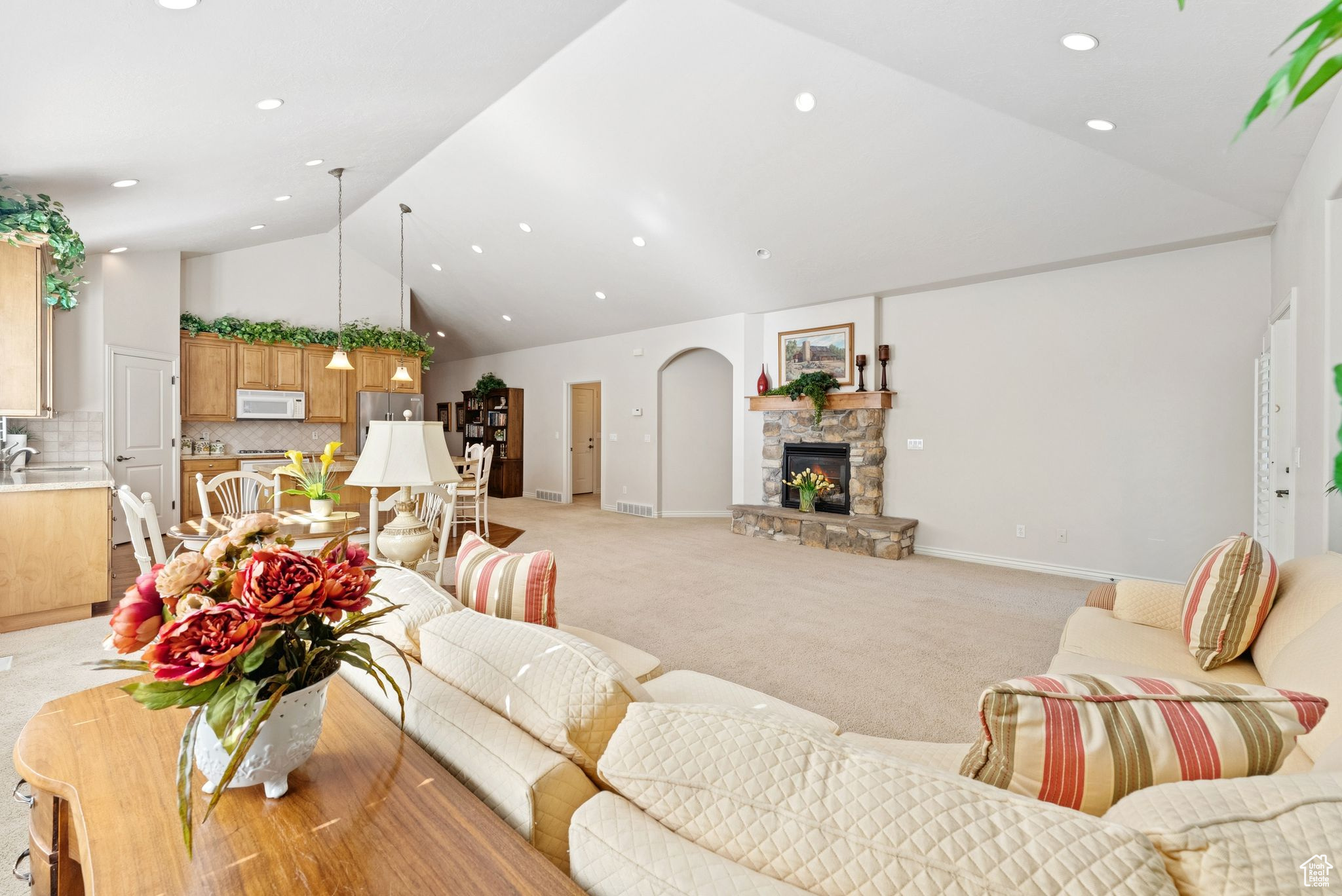 1369 E FARM HILL DR