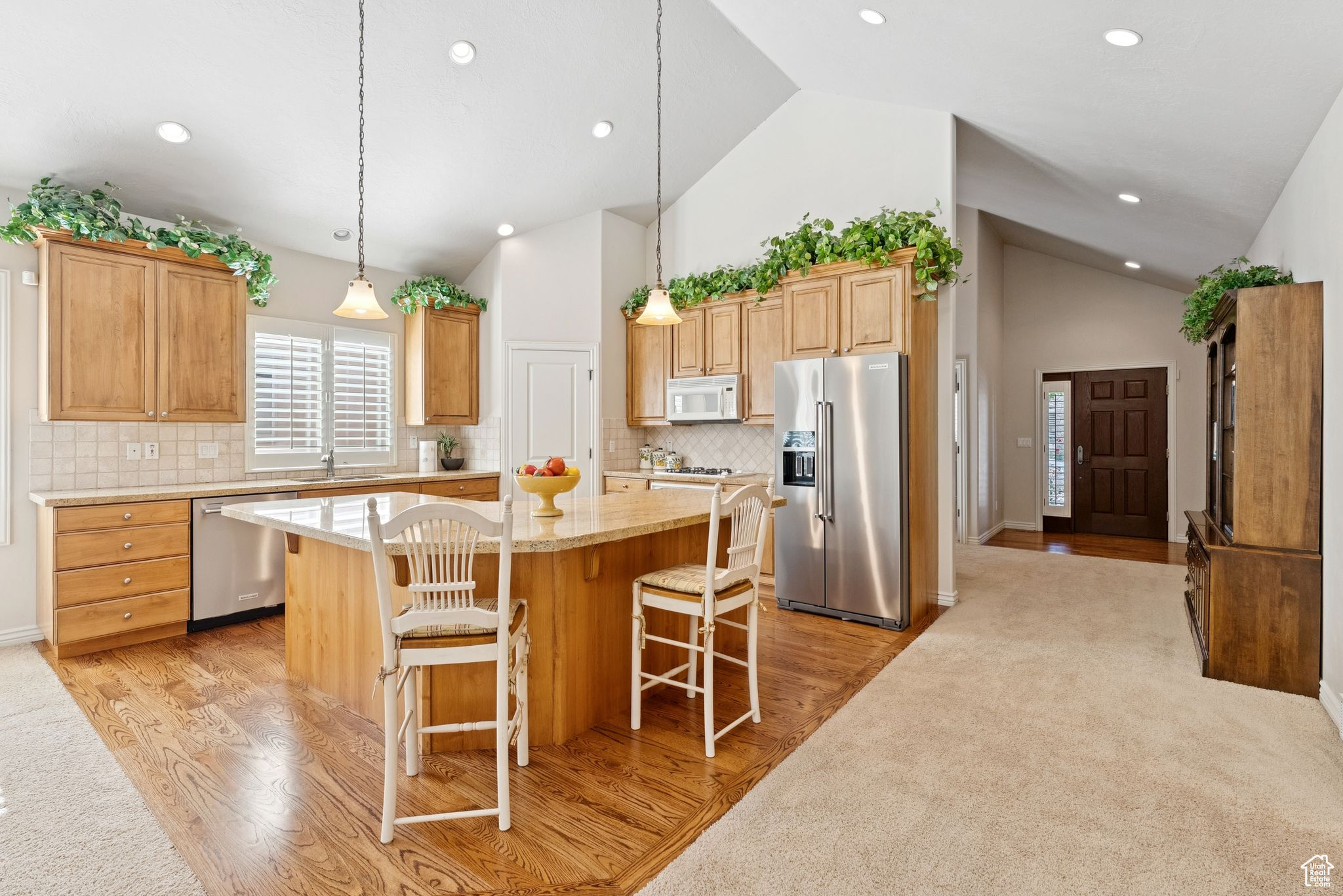 1369 E FARM HILL DR