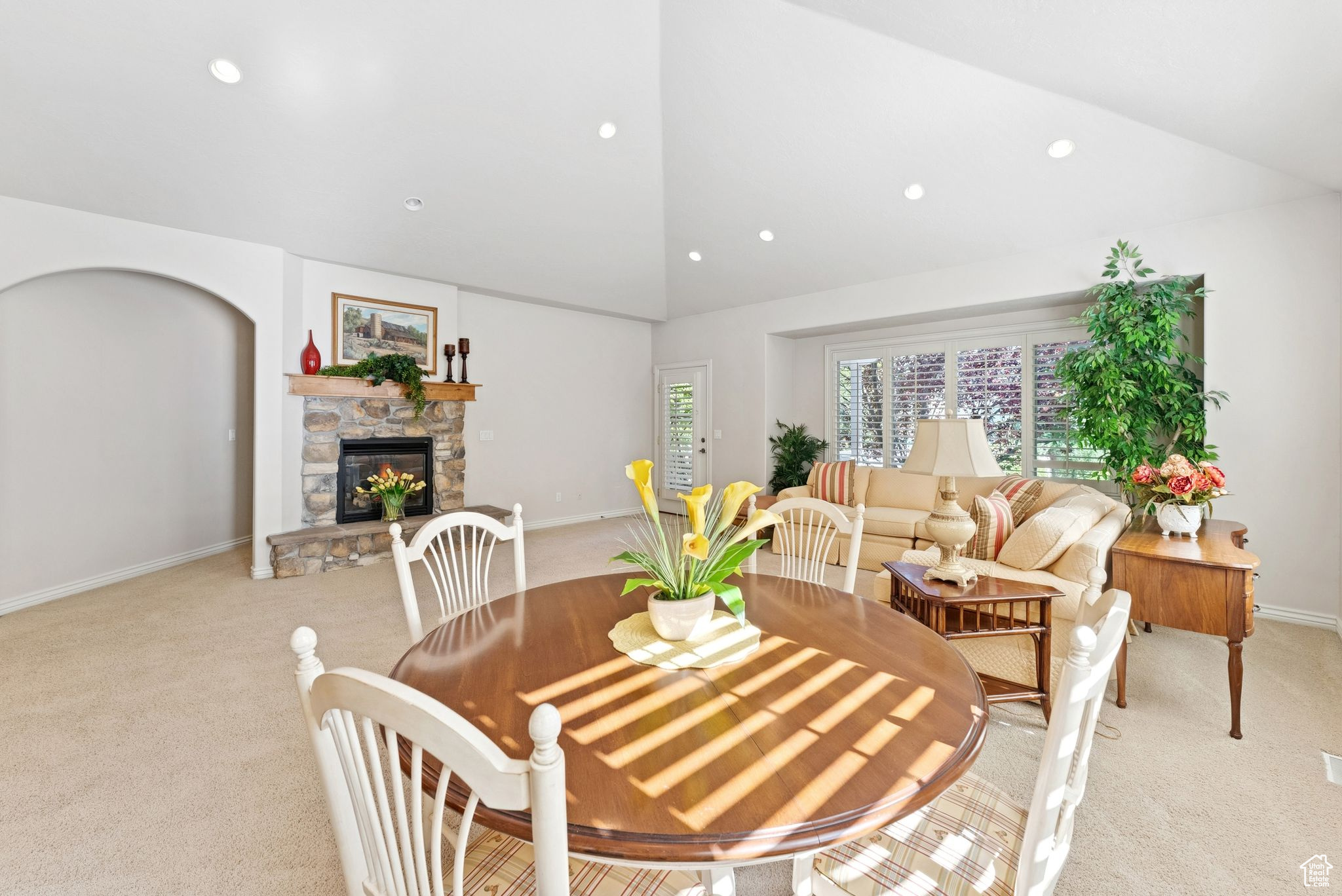 1369 E FARM HILL DR