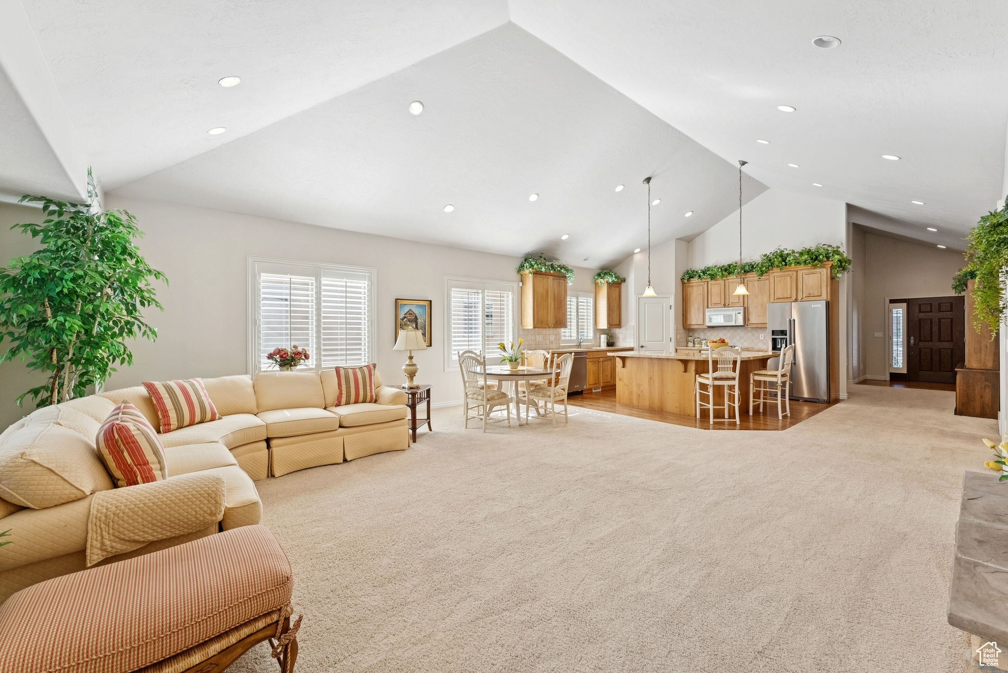 1369 E FARM HILL DR