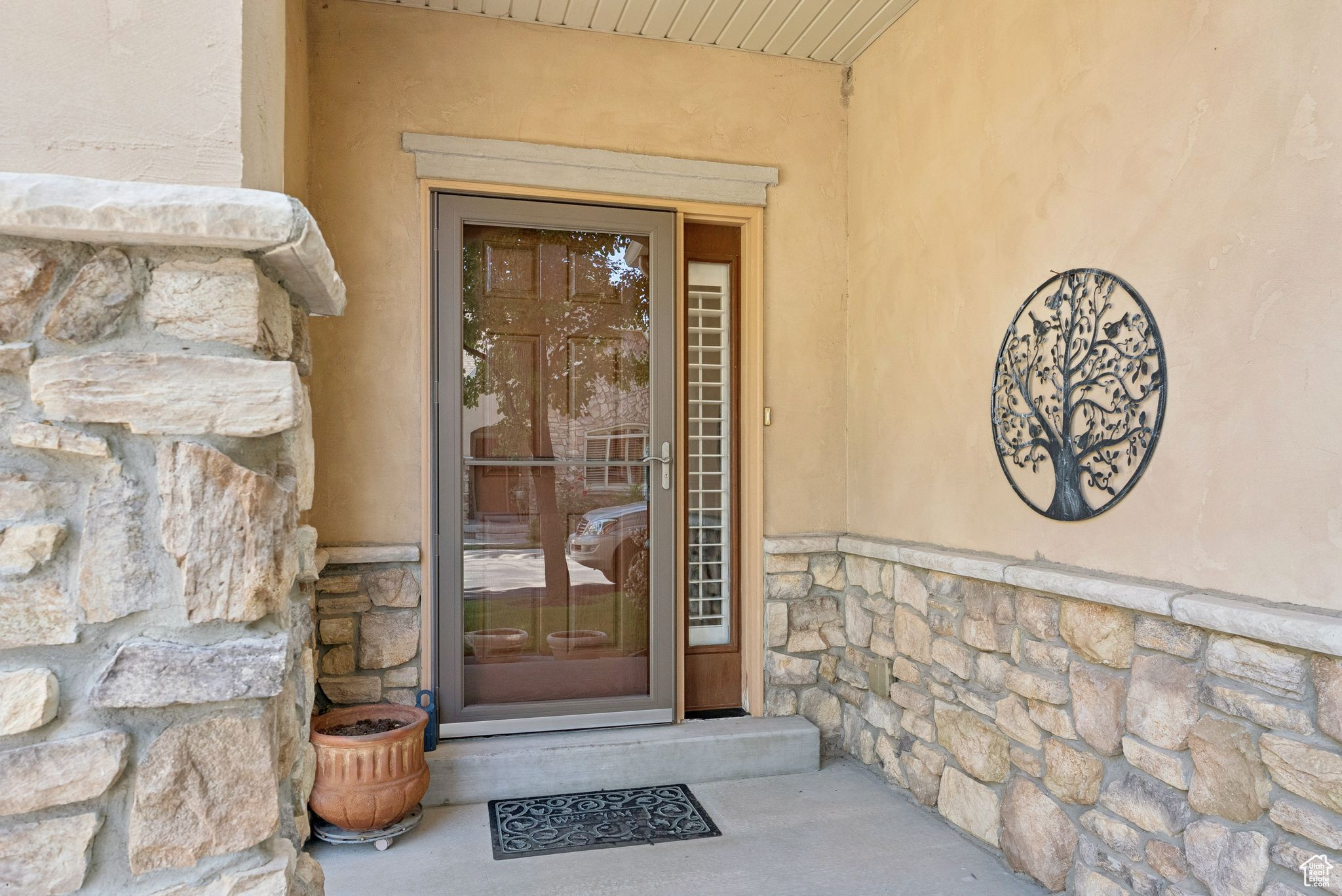 1369 E FARM HILL DR