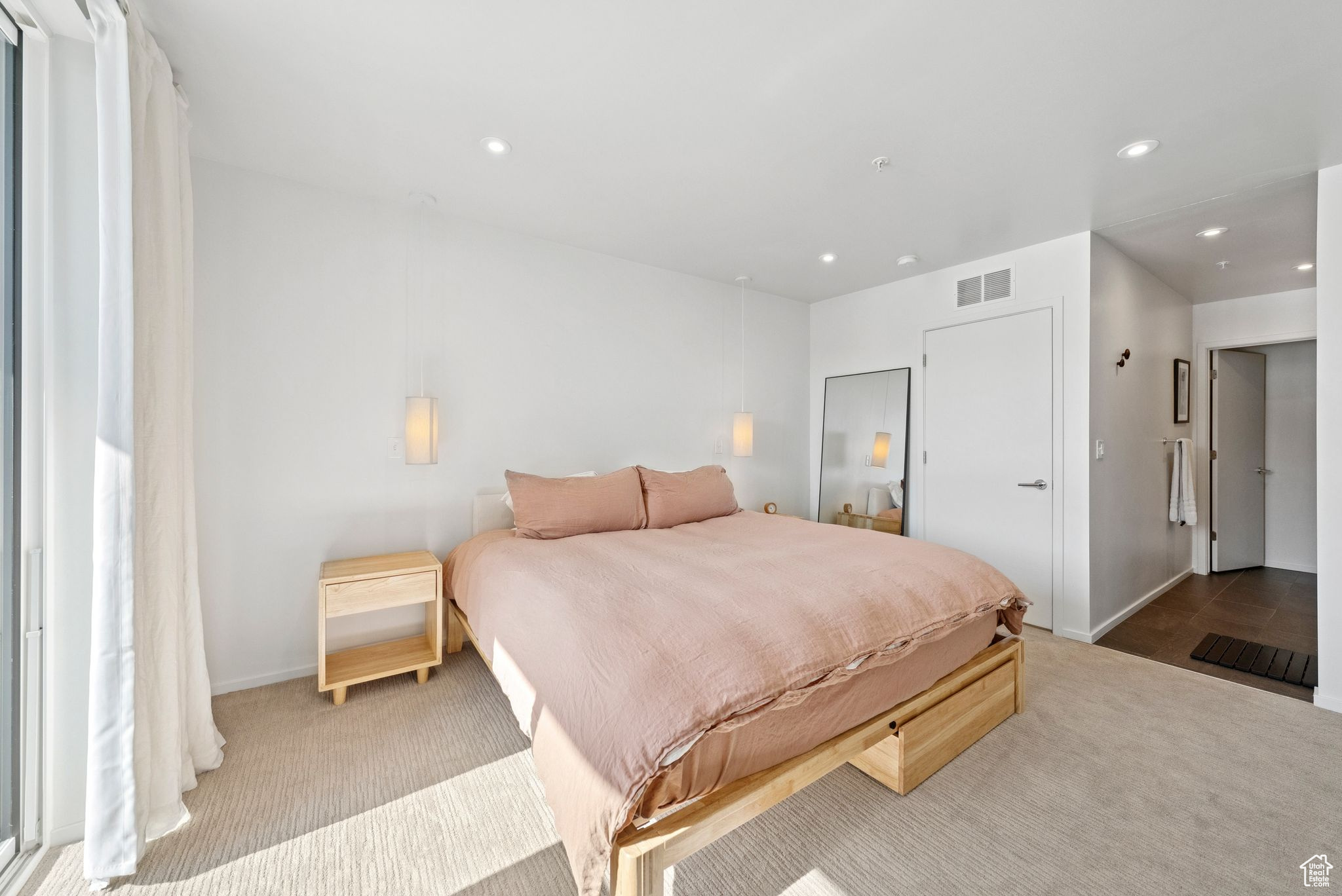 15 E KENSINGTON AVE #T