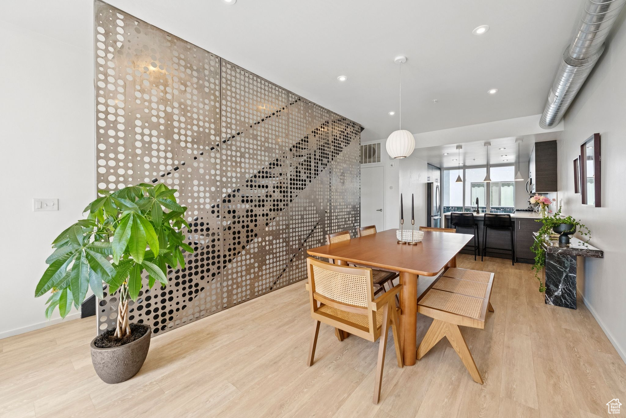 15 E KENSINGTON AVE #T