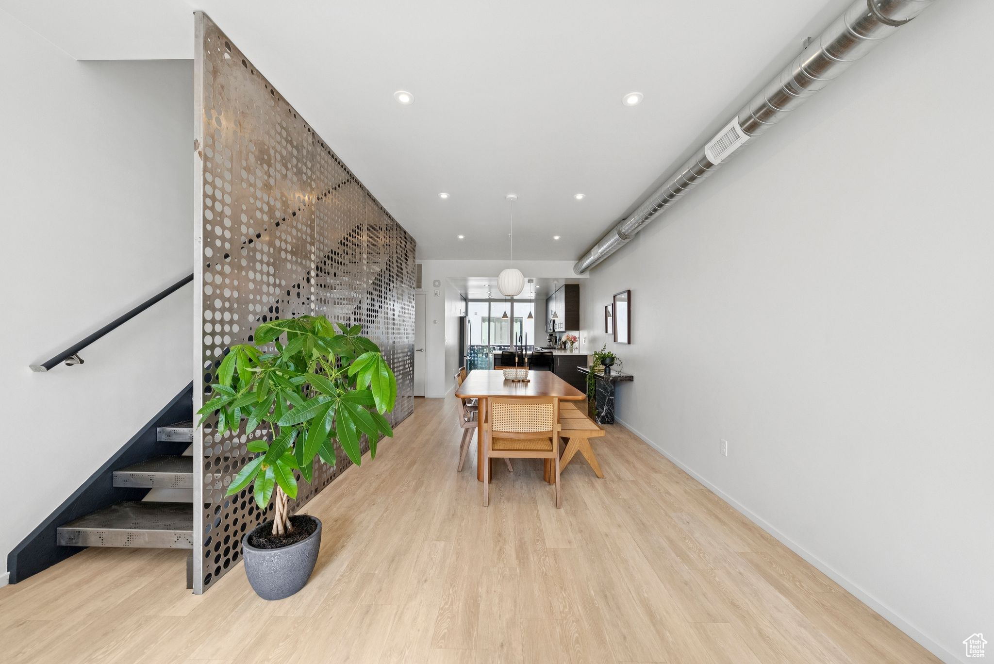 15 E KENSINGTON AVE #T