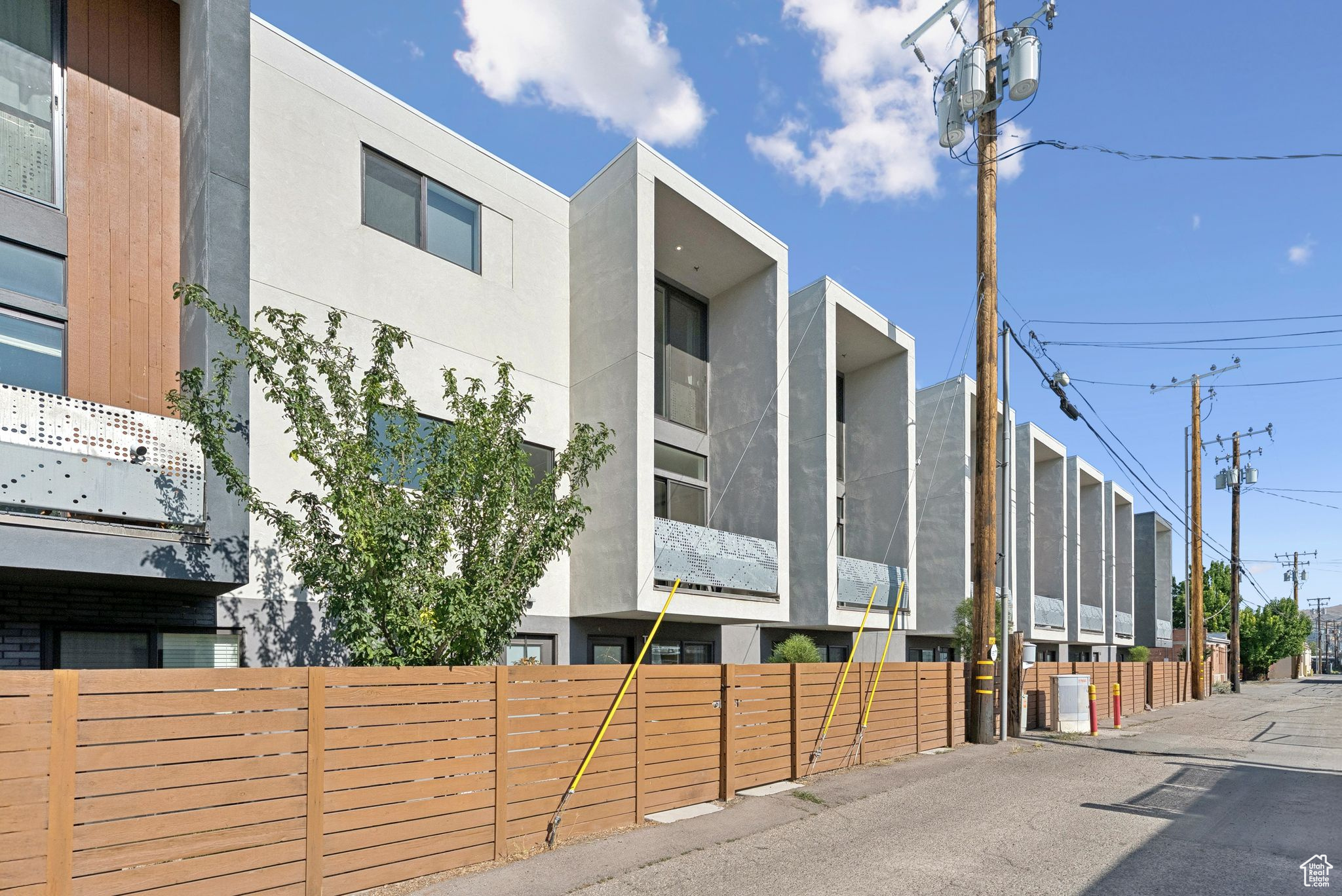 15 E KENSINGTON AVE #T