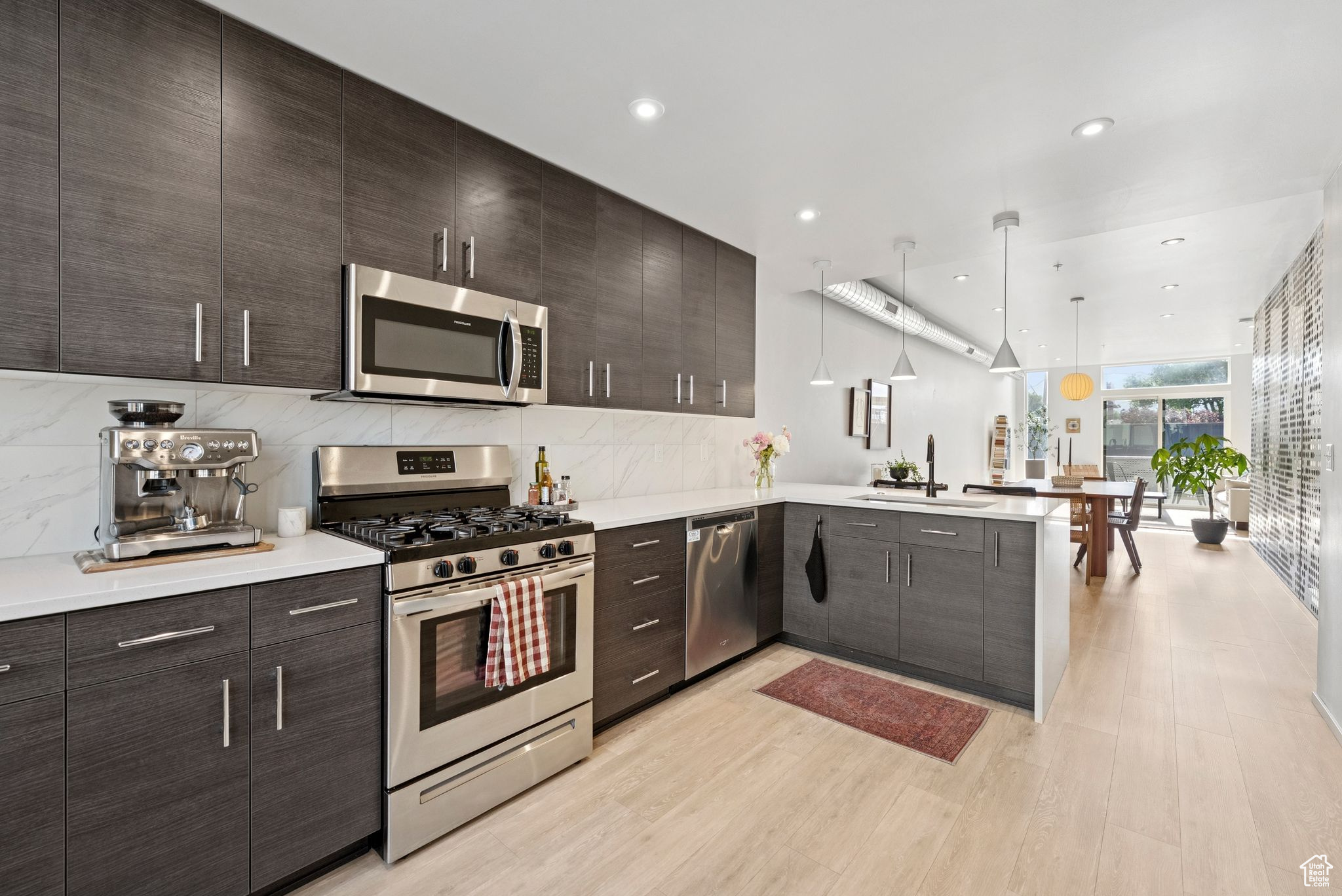 15 E KENSINGTON AVE #T