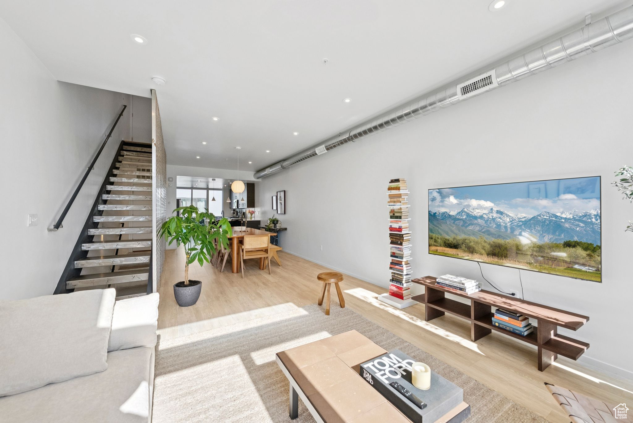 15 E KENSINGTON AVE #T