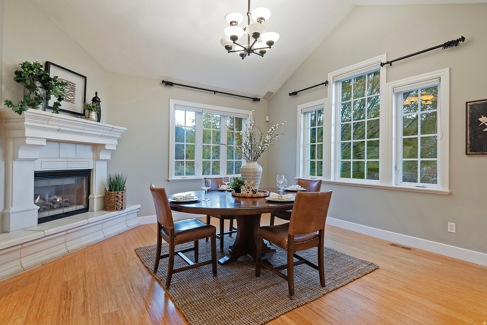 302 SUMMERMEADOW CIR