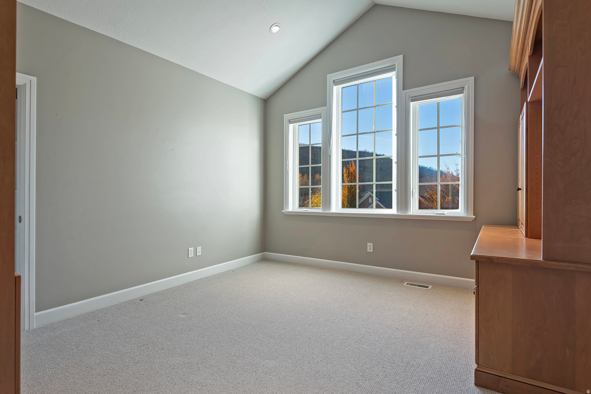 302 SUMMERMEADOW CIR